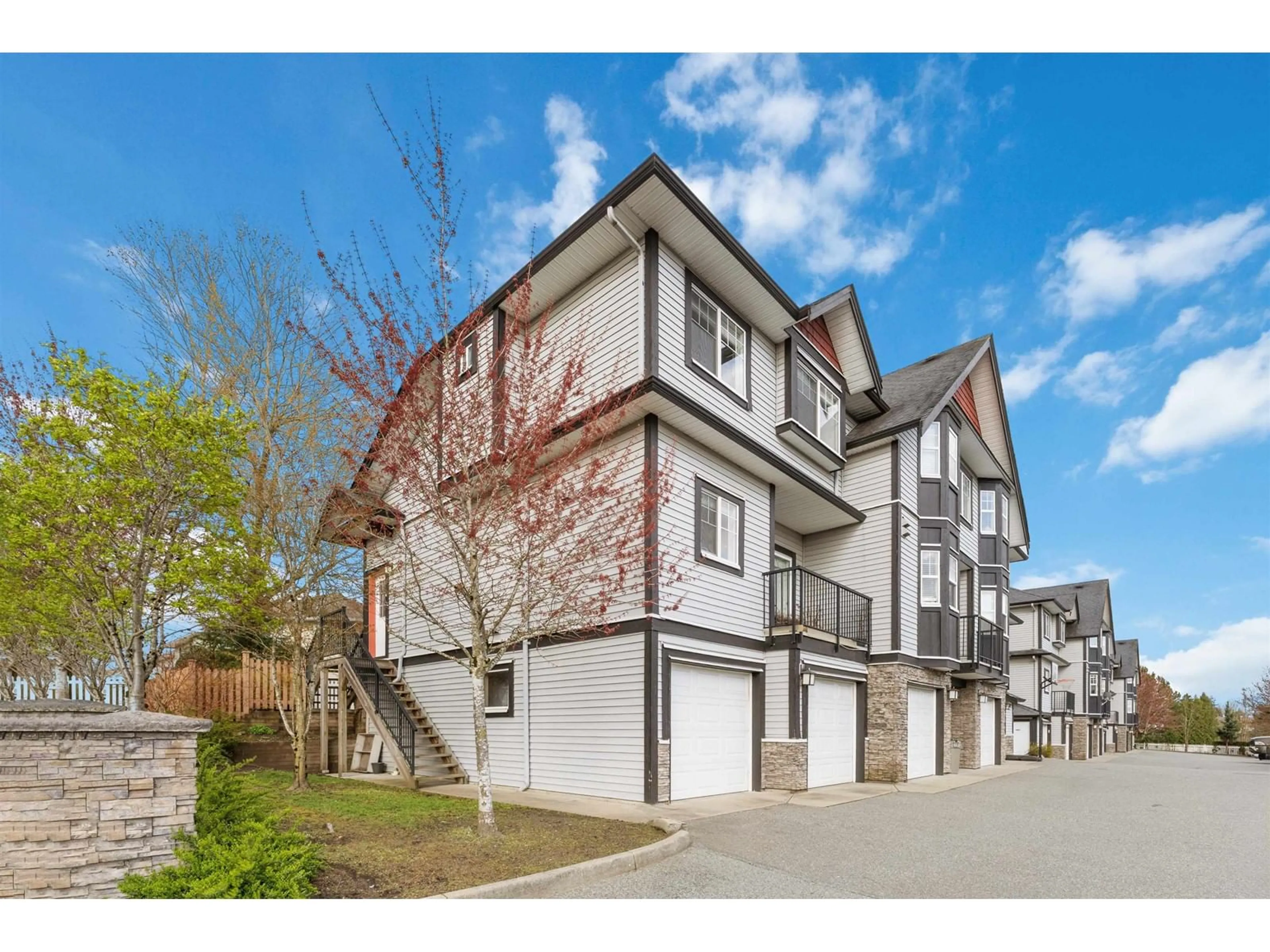 A pic from outside/outdoor area/front of a property/back of a property/a pic from drone, street for 1 - 31235 UPPER MACLURE, Abbotsford British Columbia V2T0B2