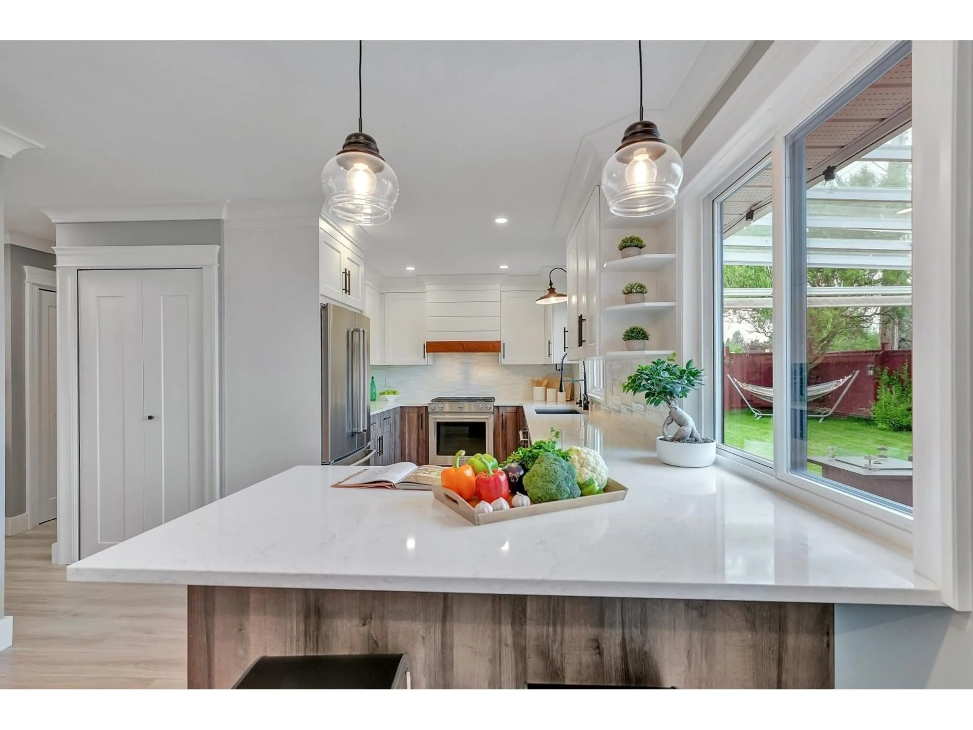 Open concept kitchen, unknown for 21241 95, Langley British Columbia V1M1M9