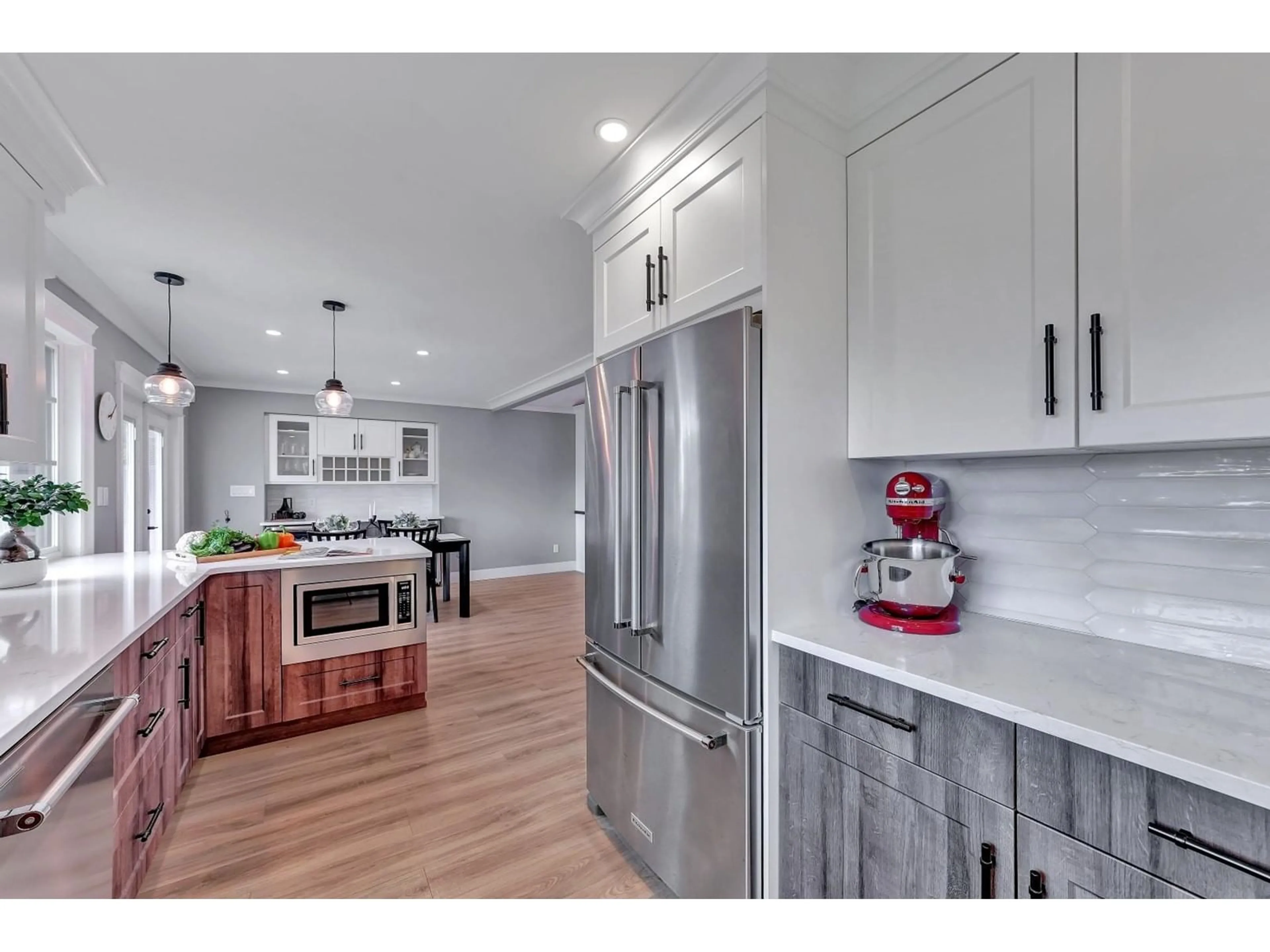 Open concept kitchen, unknown for 21241 95, Langley British Columbia V1M1M9