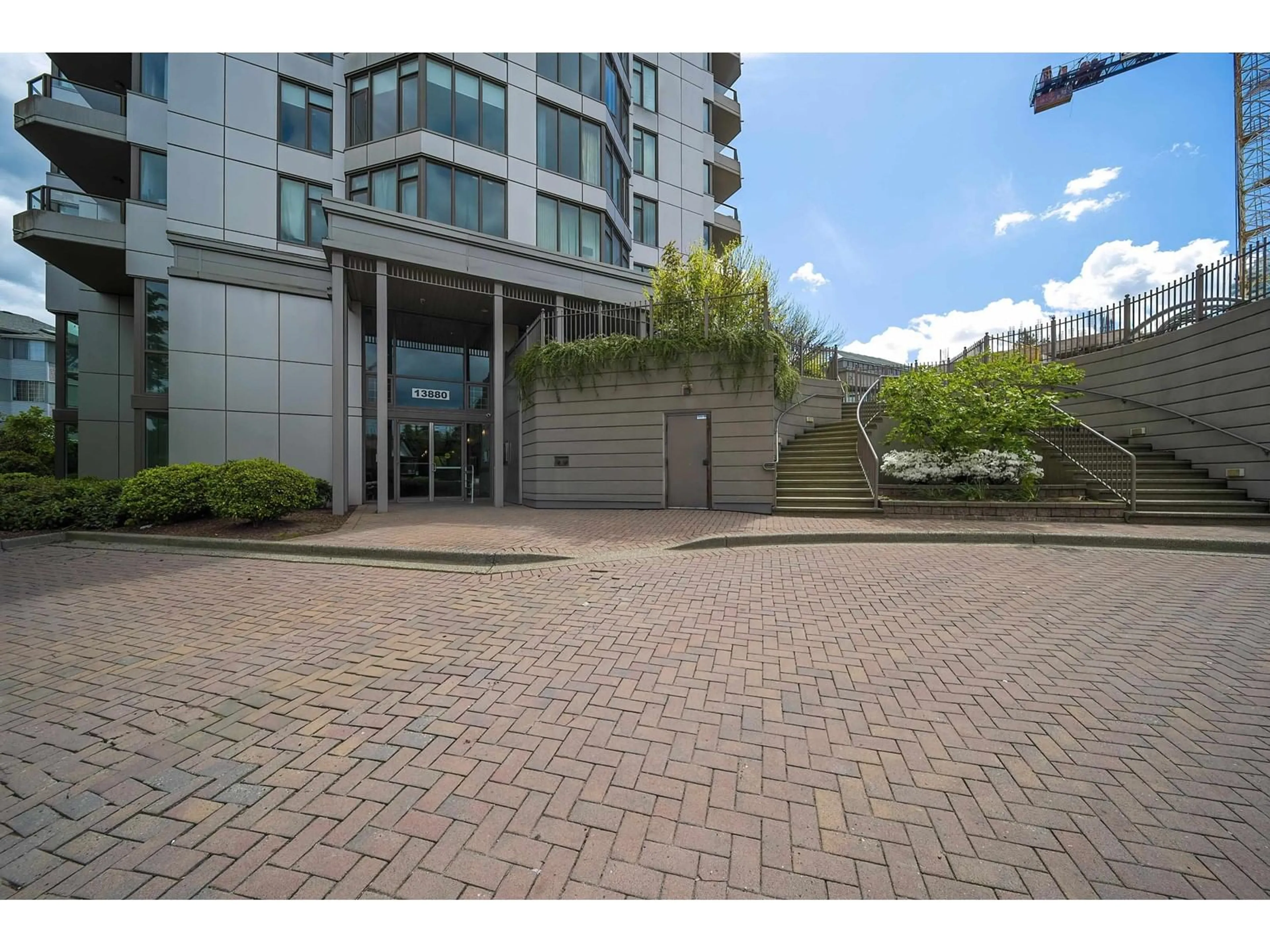 Indoor foyer for 405 - 13880 101, Surrey British Columbia V3T5T1