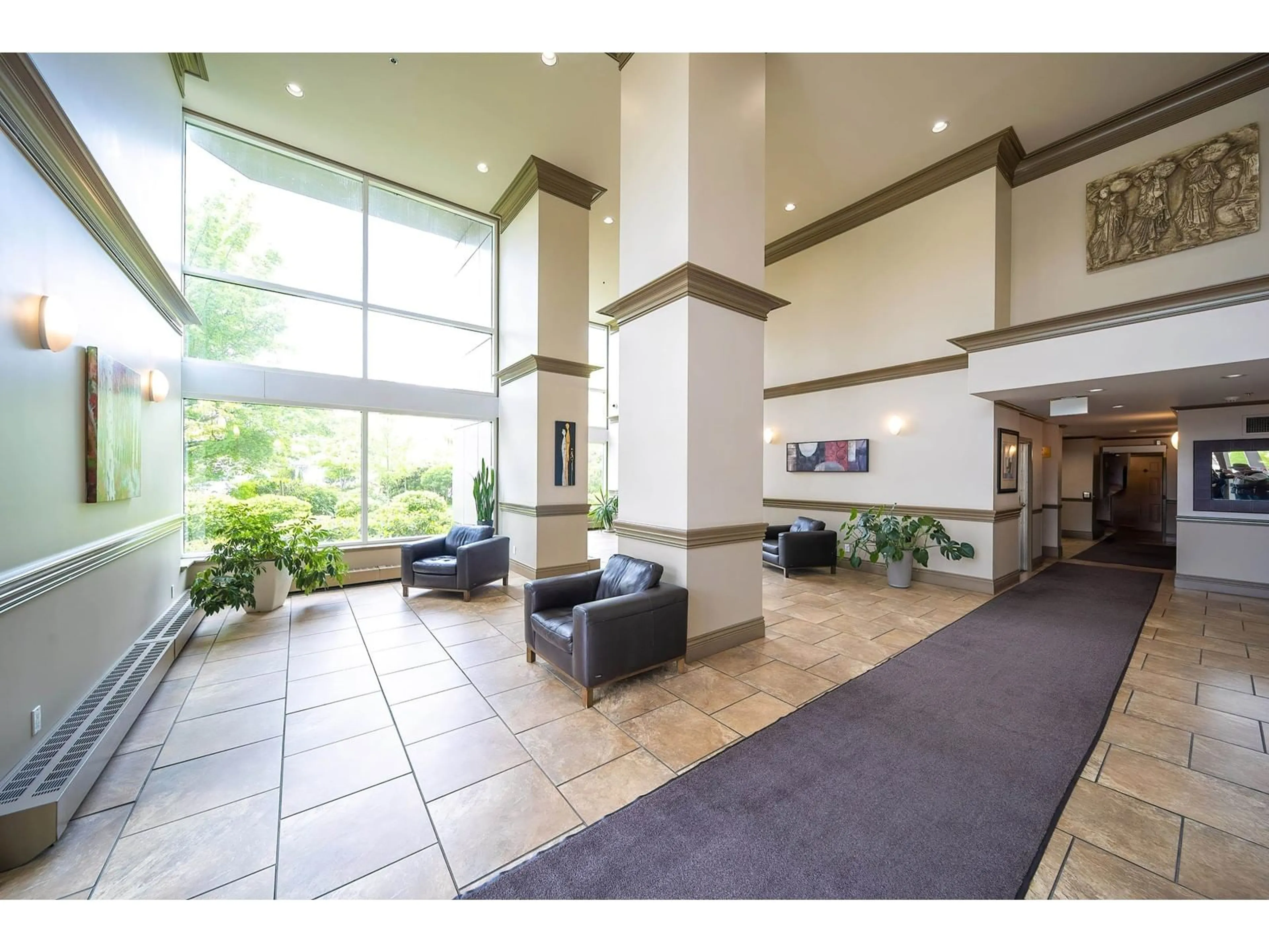 Indoor foyer for 405 - 13880 101, Surrey British Columbia V3T5T1