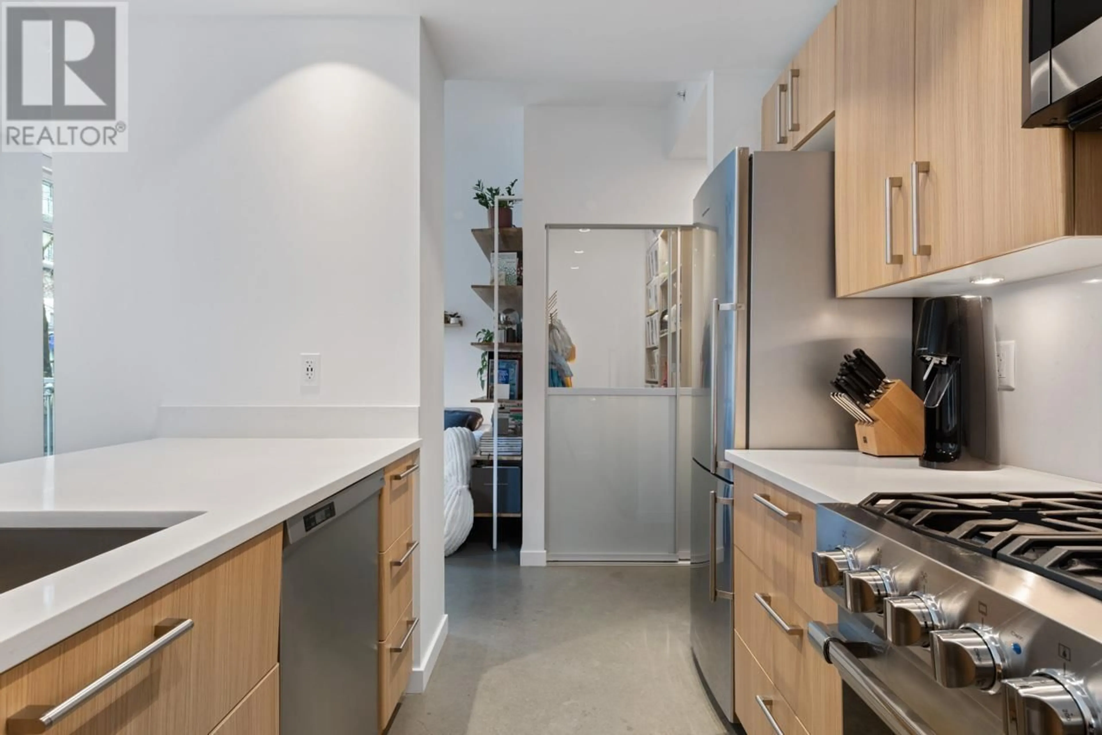Unknown for 128 1ST AVENUE, Vancouver British Columbia V5Y0H5