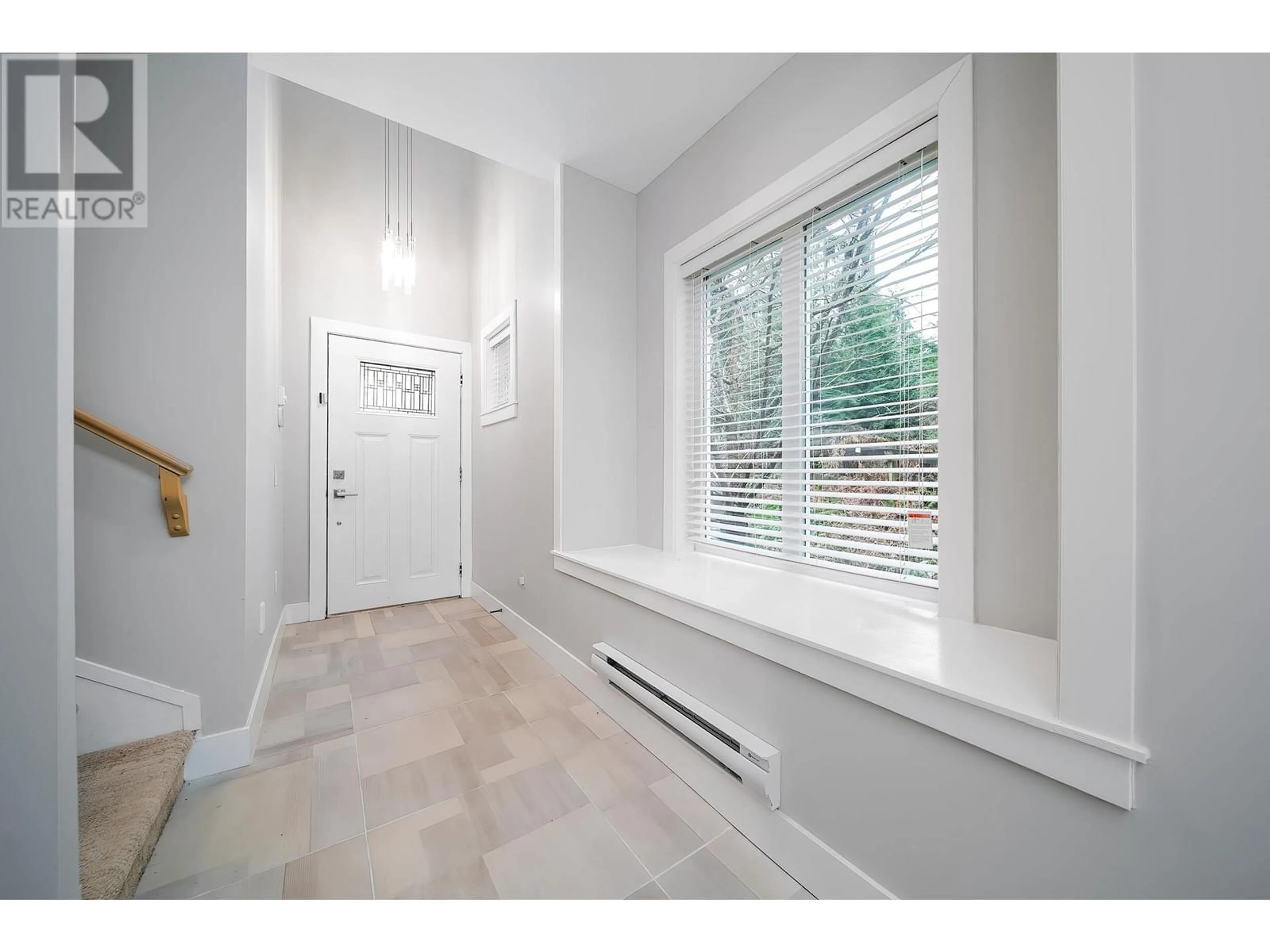 Indoor entryway for 402 - 1405 DAYTON STREET, Coquitlam British Columbia V3E0L4