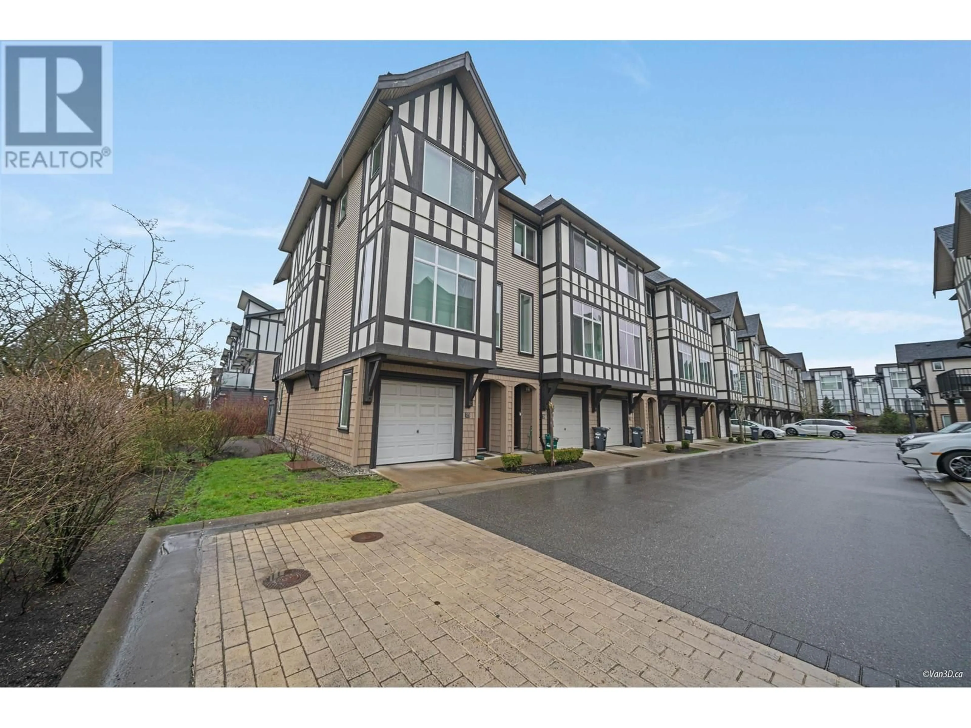 A pic from outside/outdoor area/front of a property/back of a property/a pic from drone, street for 25 - 9728 ALEXANDRA ROAD, Richmond British Columbia V6X0M4