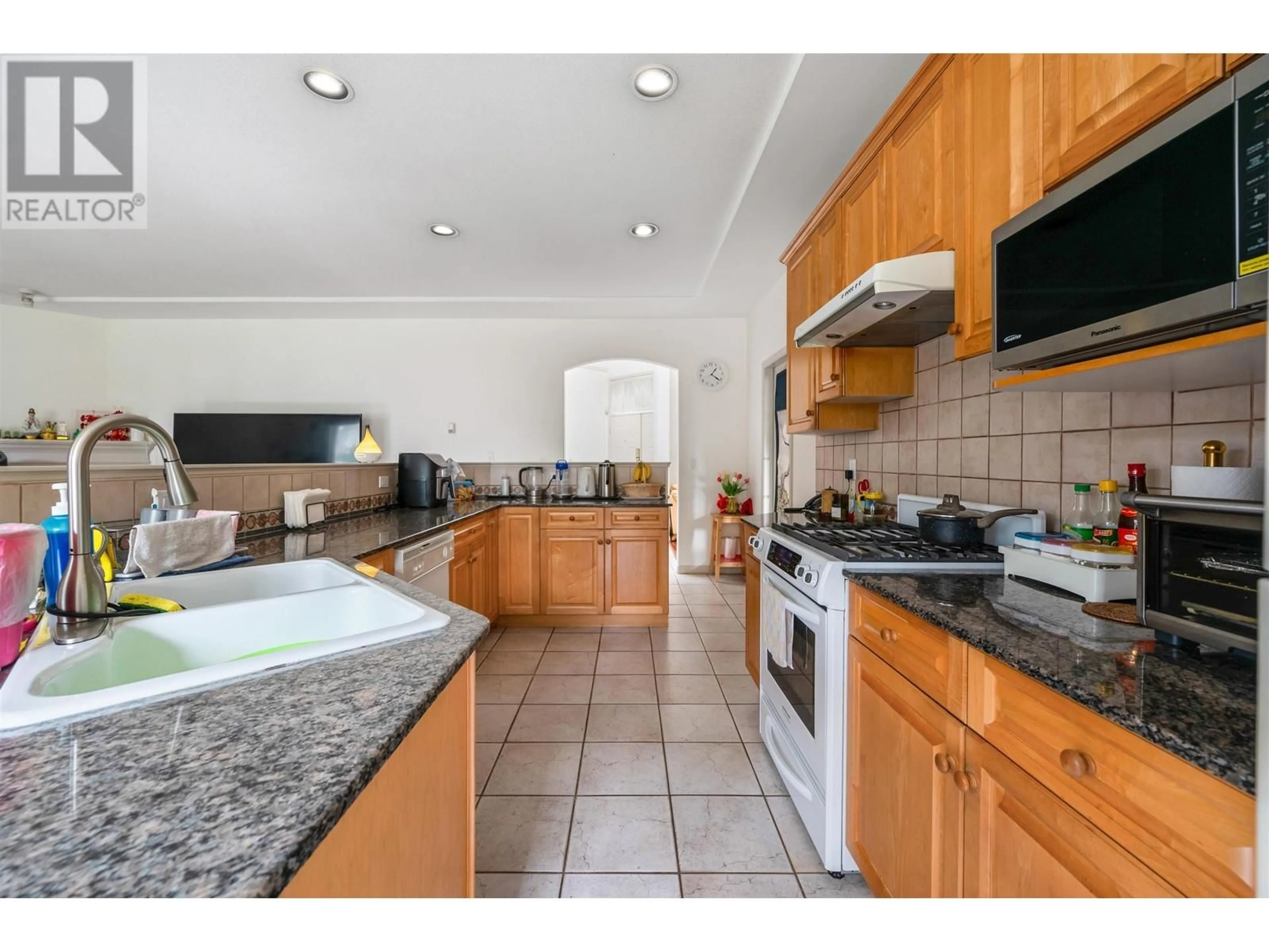 Standard kitchen, ceramic/tile floor for 3520 JOHNSON AVENUE, Richmond British Columbia V7C5R2