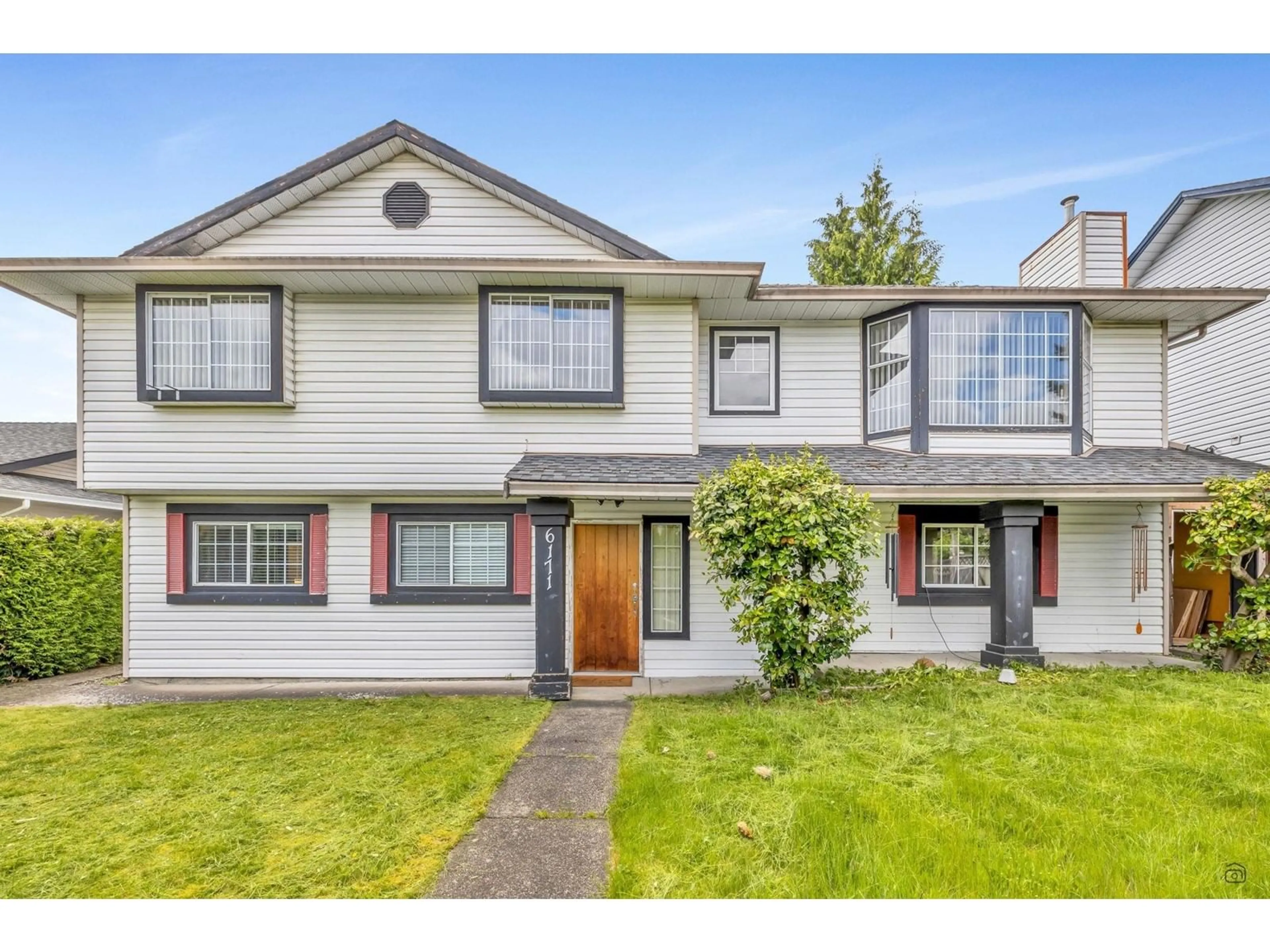 Home with vinyl exterior material, street for 6171 192, Surrey British Columbia V3S8C7