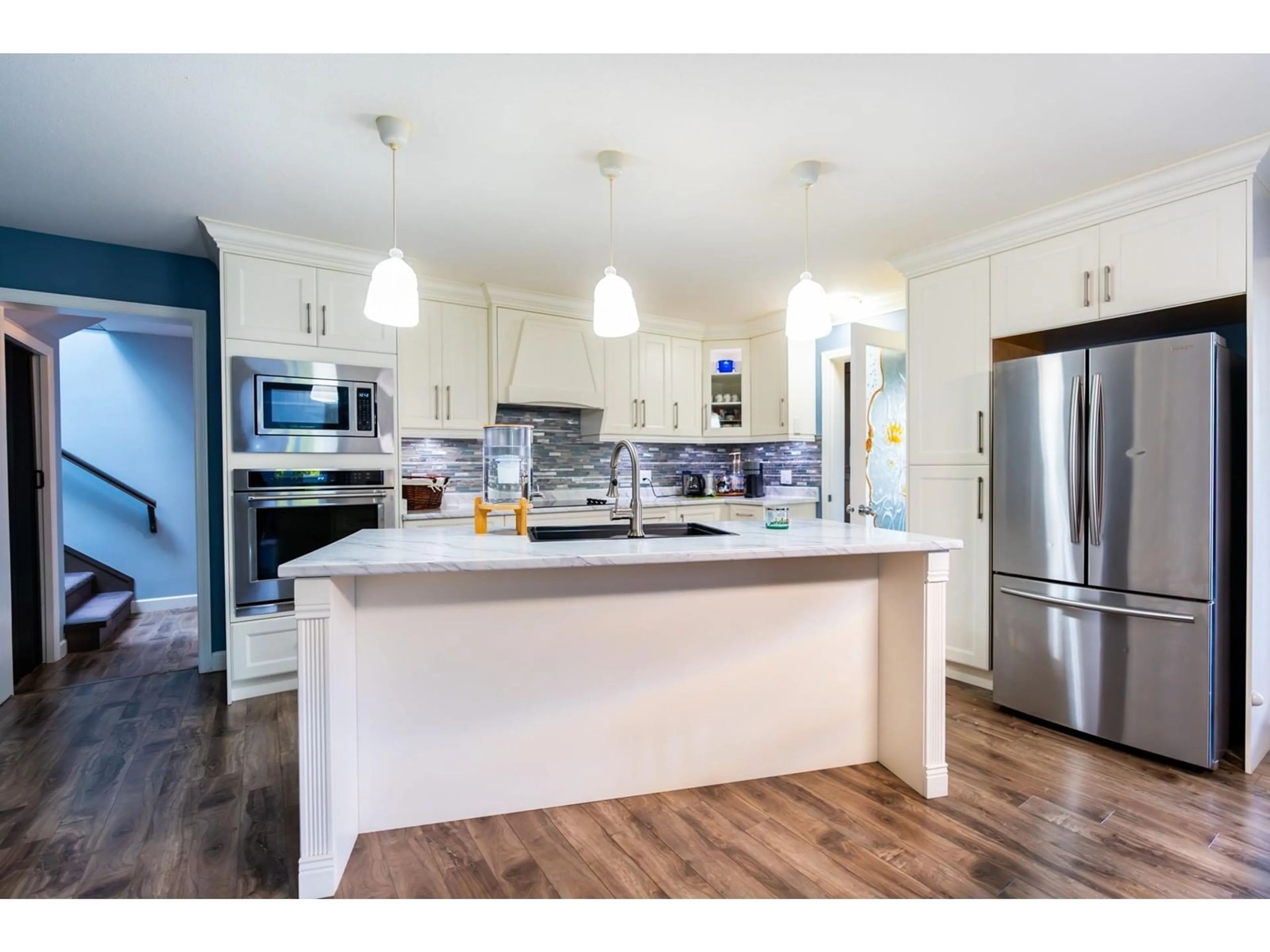 Open concept kitchen, unknown for 16828 60, Surrey British Columbia V3S1T2