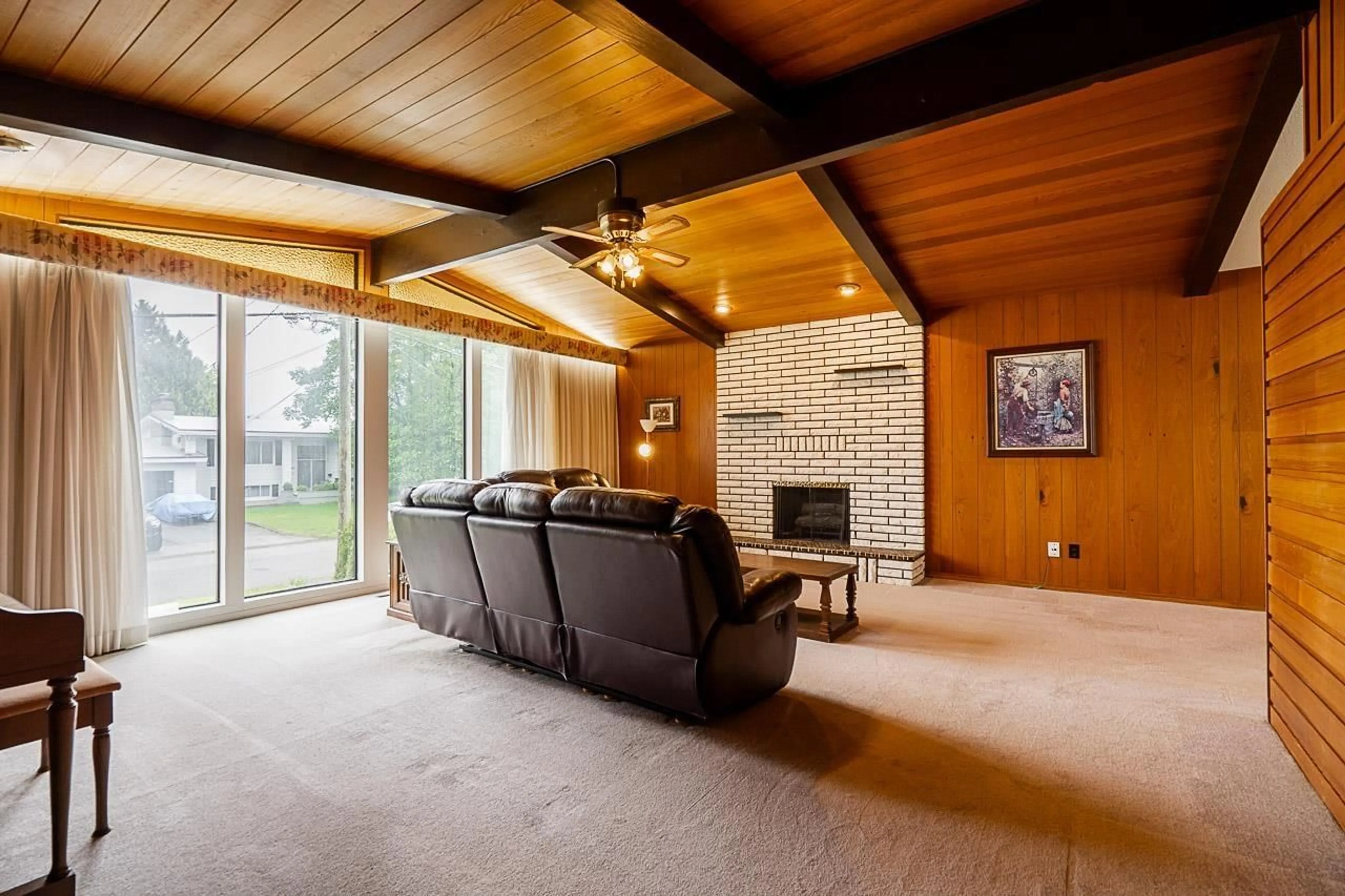 Living room with furniture, unknown for 9987 FAIRBANKS CRESCENT, Chilliwack British Columbia V2P5L9