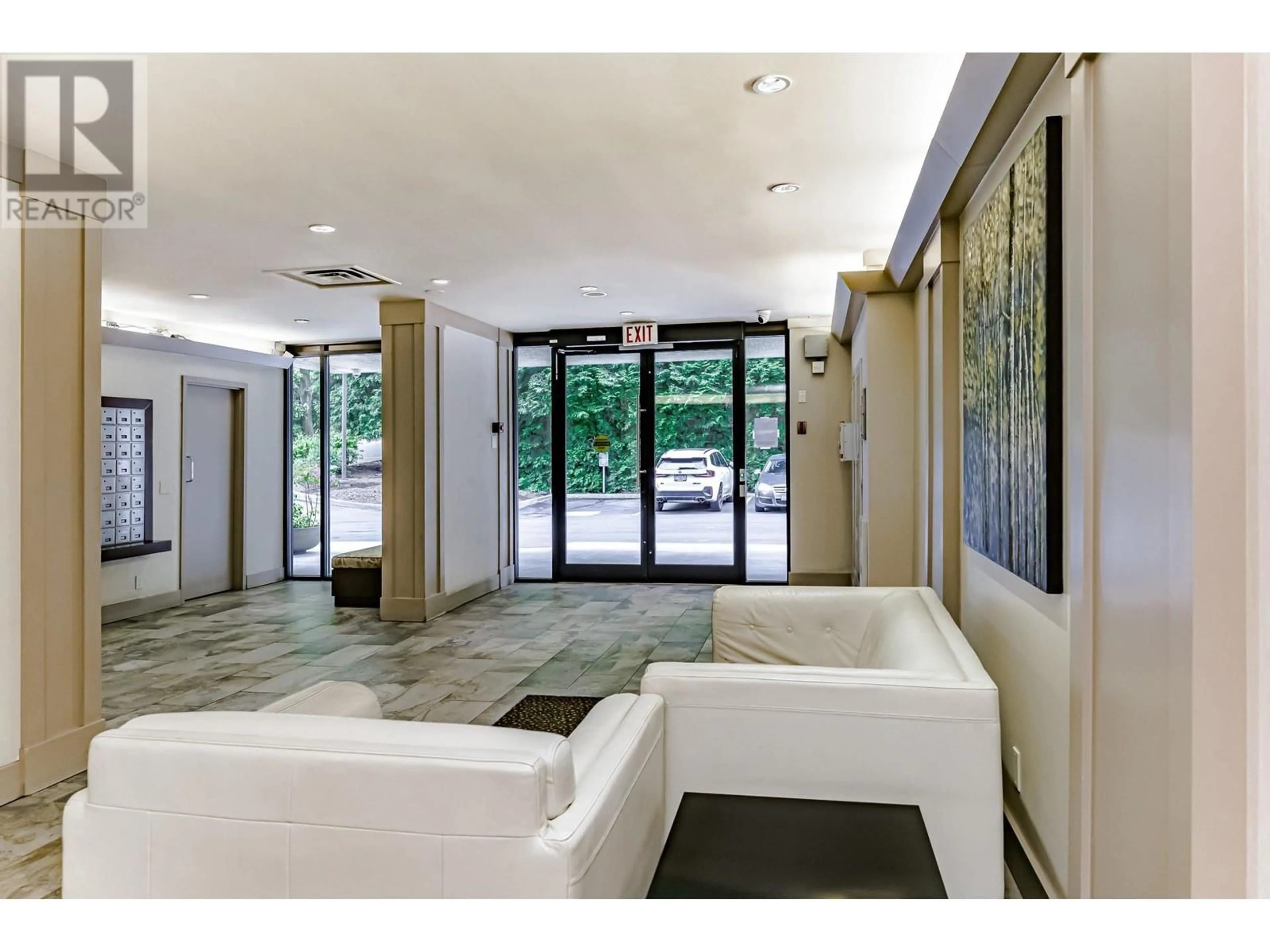 Indoor foyer for 2205 - 3970 CARRIGAN COURT, Burnaby British Columbia V3N4S5