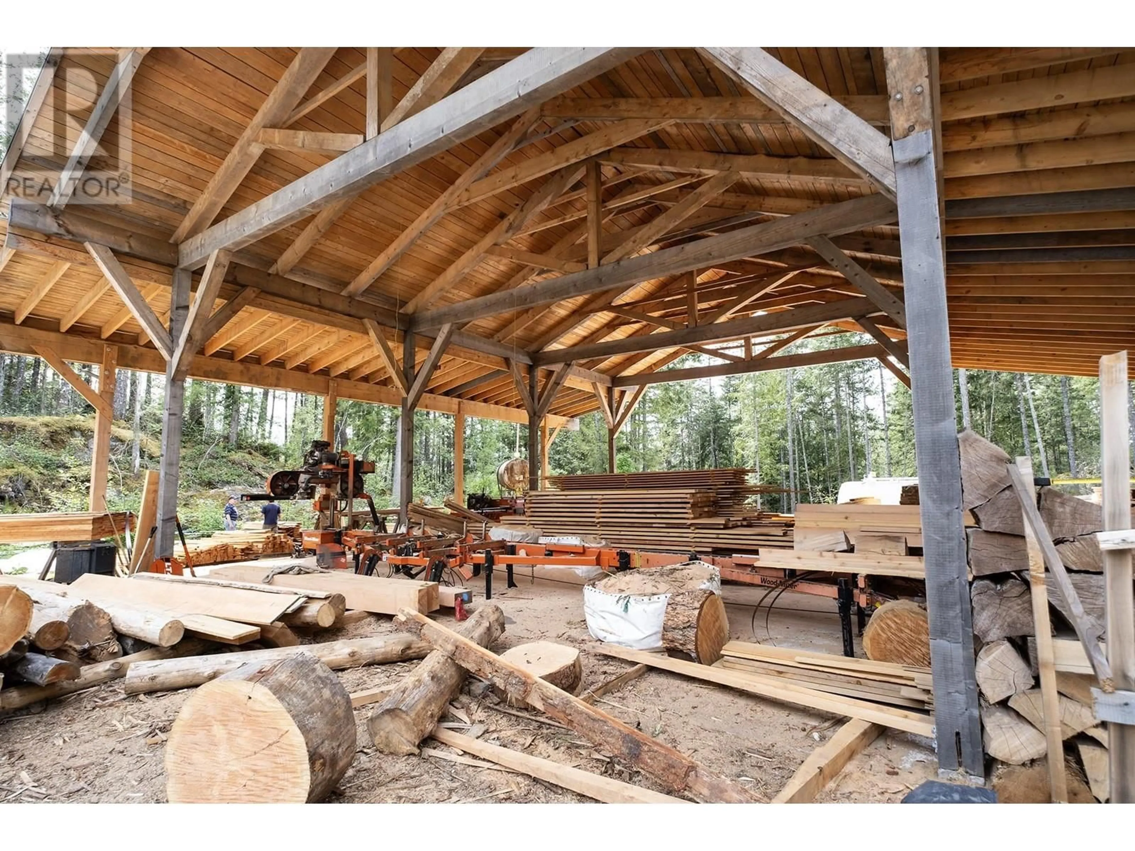 Rustic kitchen, unknown for 11832 SUNSHINE COAST HIGHWAY, Pender Harbour British Columbia V0N1Y2