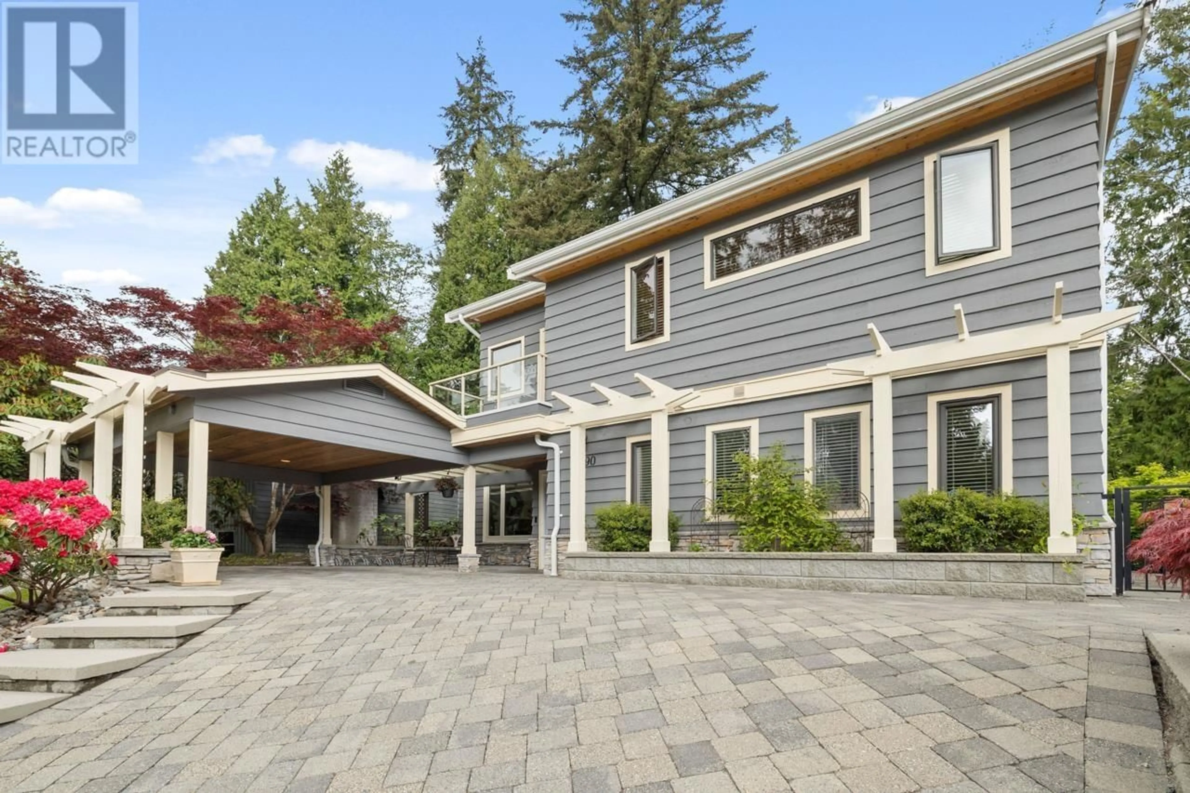 Home with vinyl exterior material, unknown for 3690 RUTHERFORD CRESCENT, North Vancouver British Columbia V7N2C7