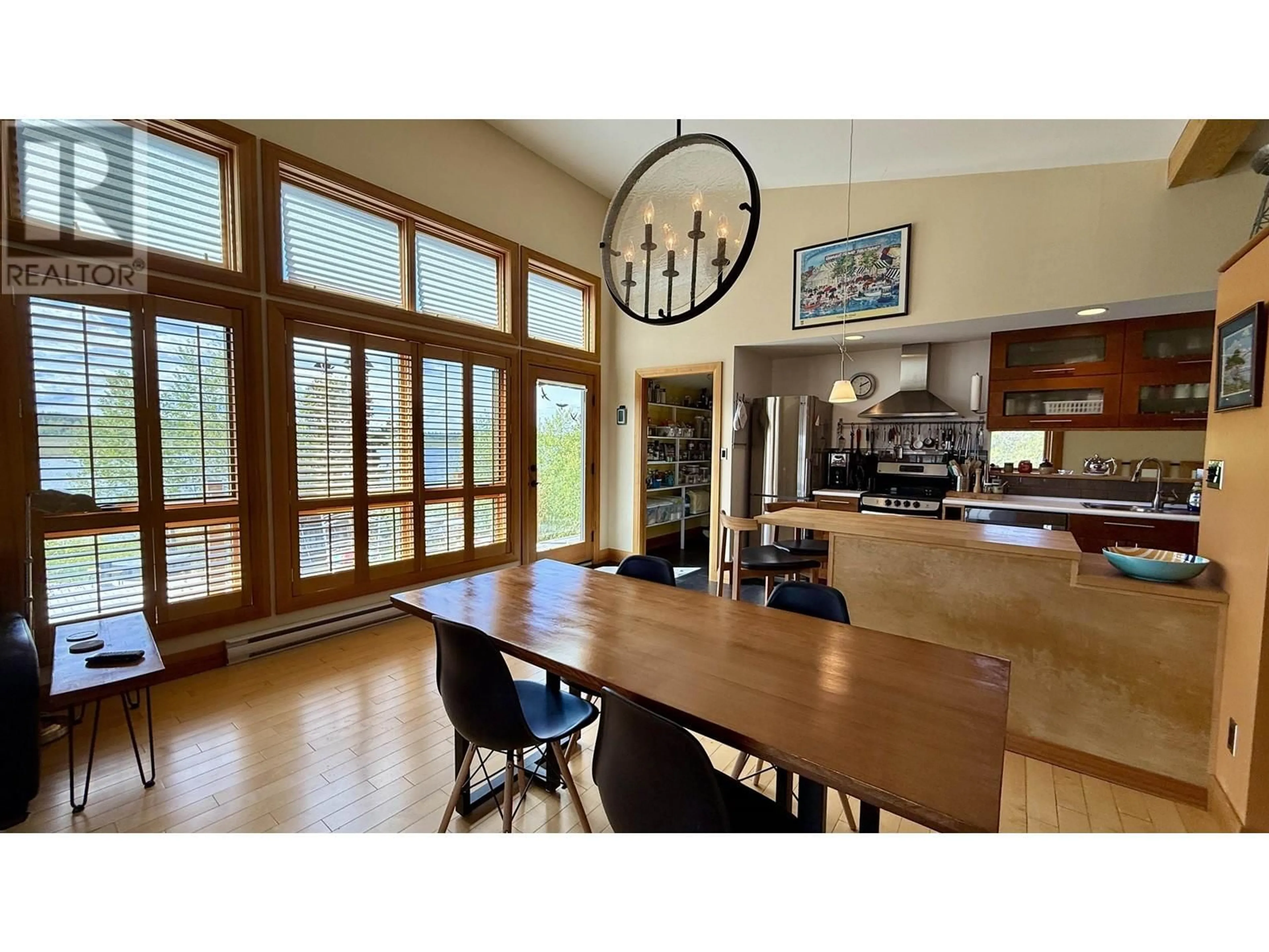 Open concept kitchen, unknown for 5460 CARLSON ROAD, 100 Mile House British Columbia V0K2E1