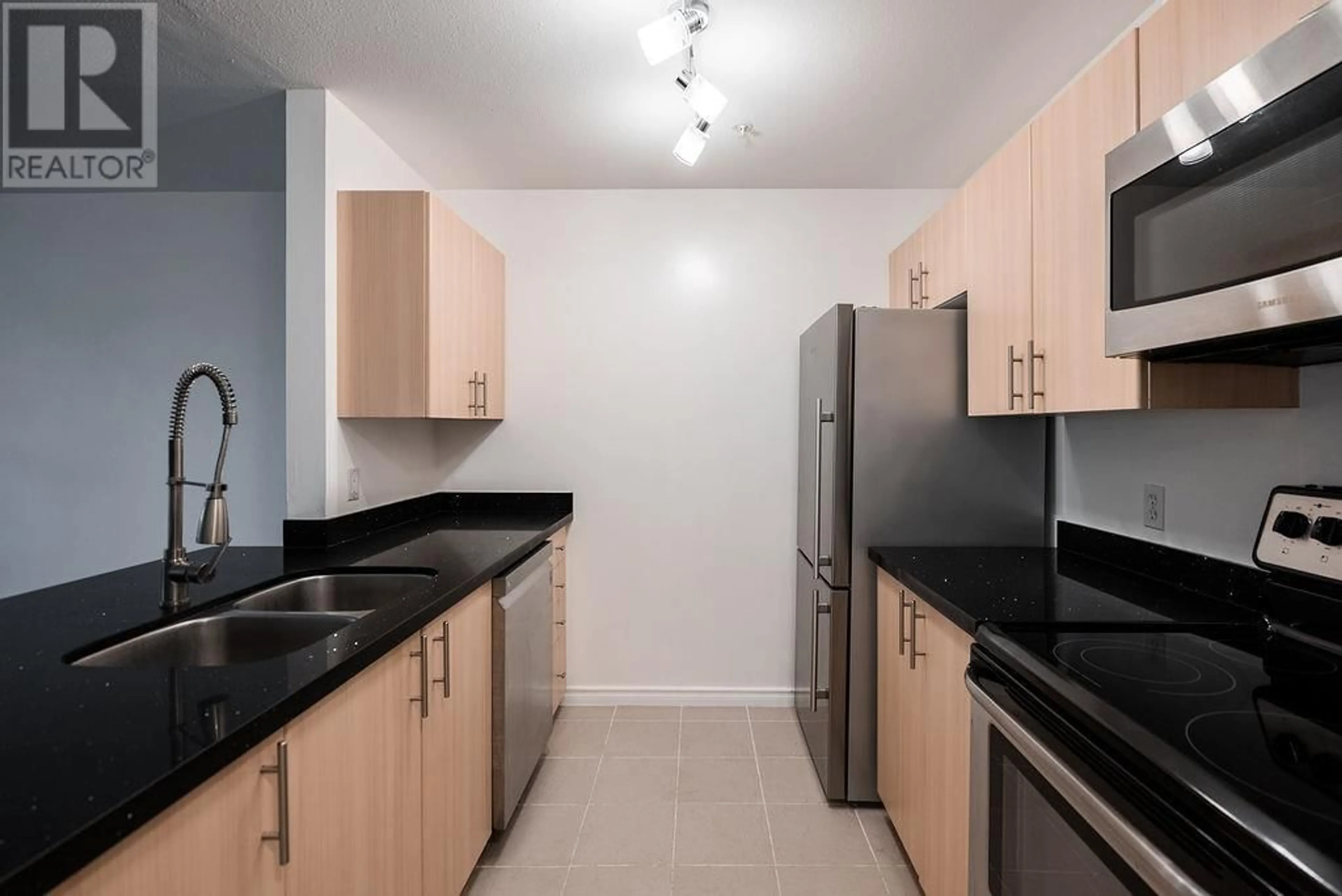 Standard kitchen, unknown for 105 - 5667 SMITH AVENUE, Burnaby British Columbia V5H2K7