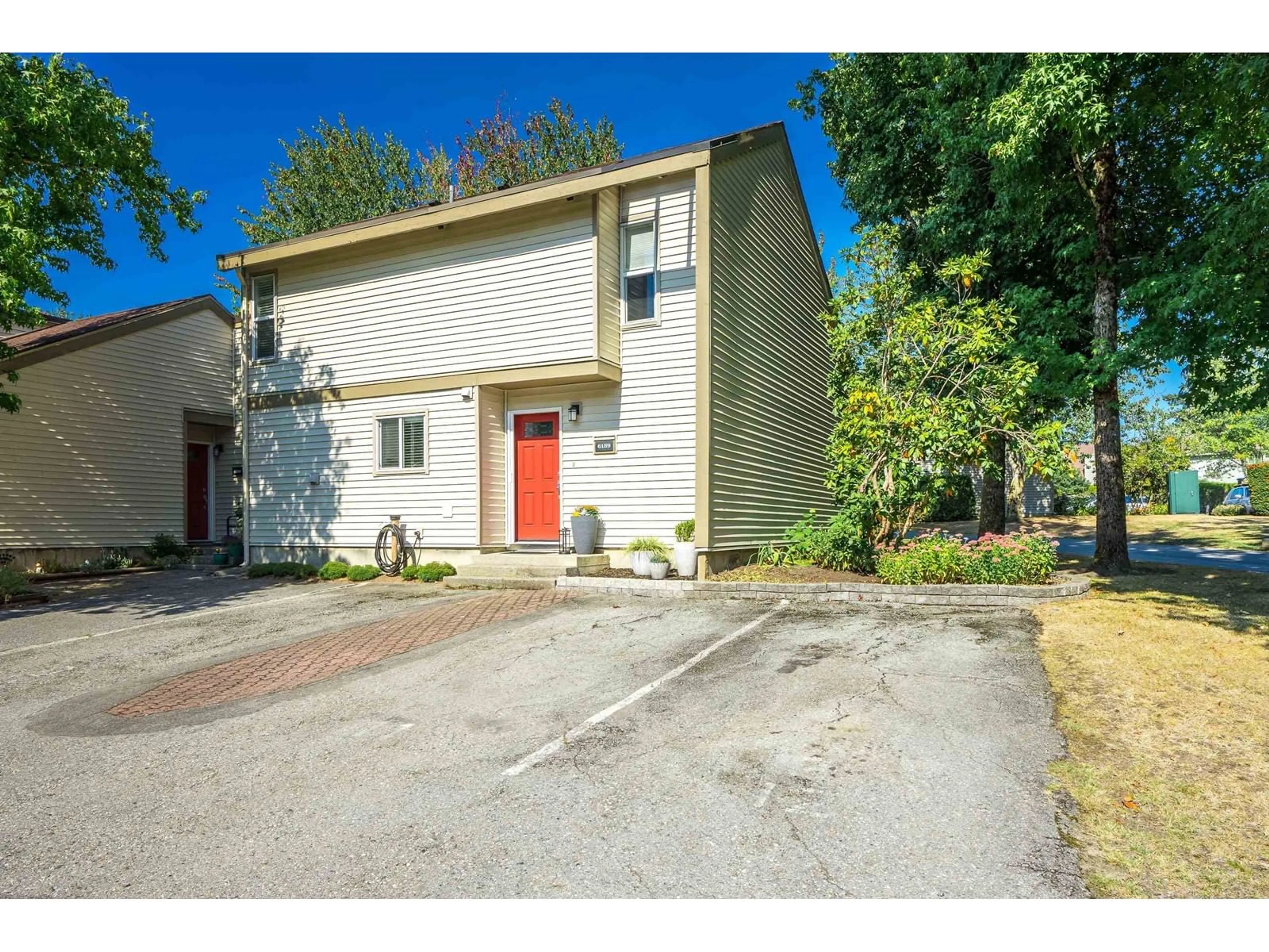 Unknown for 6189 GREENSIDE WEST, Surrey British Columbia V3S5M8