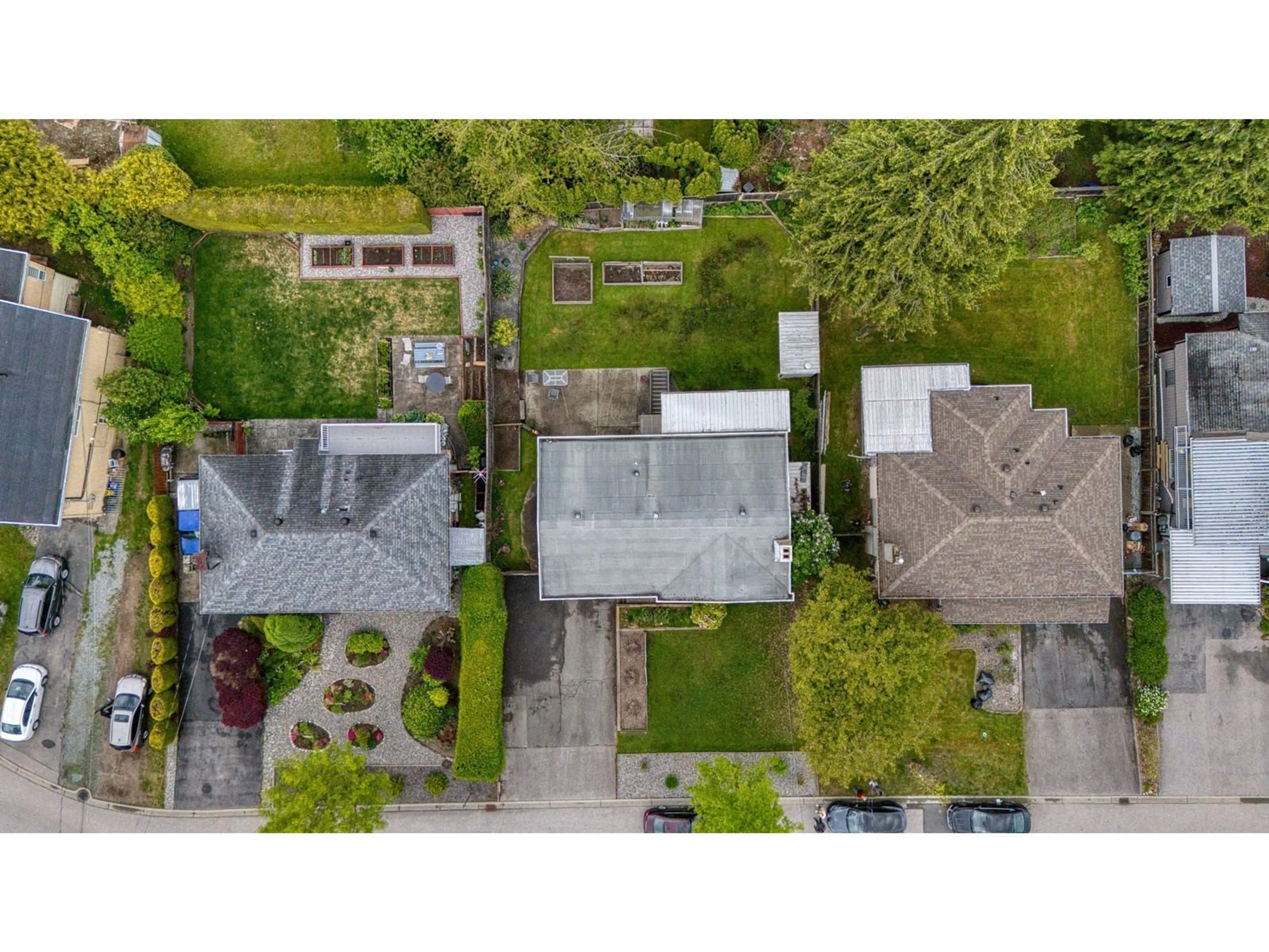 A pic from outside/outdoor area/front of a property/back of a property/a pic from drone, street for 11671 94, Delta British Columbia V4C3R5