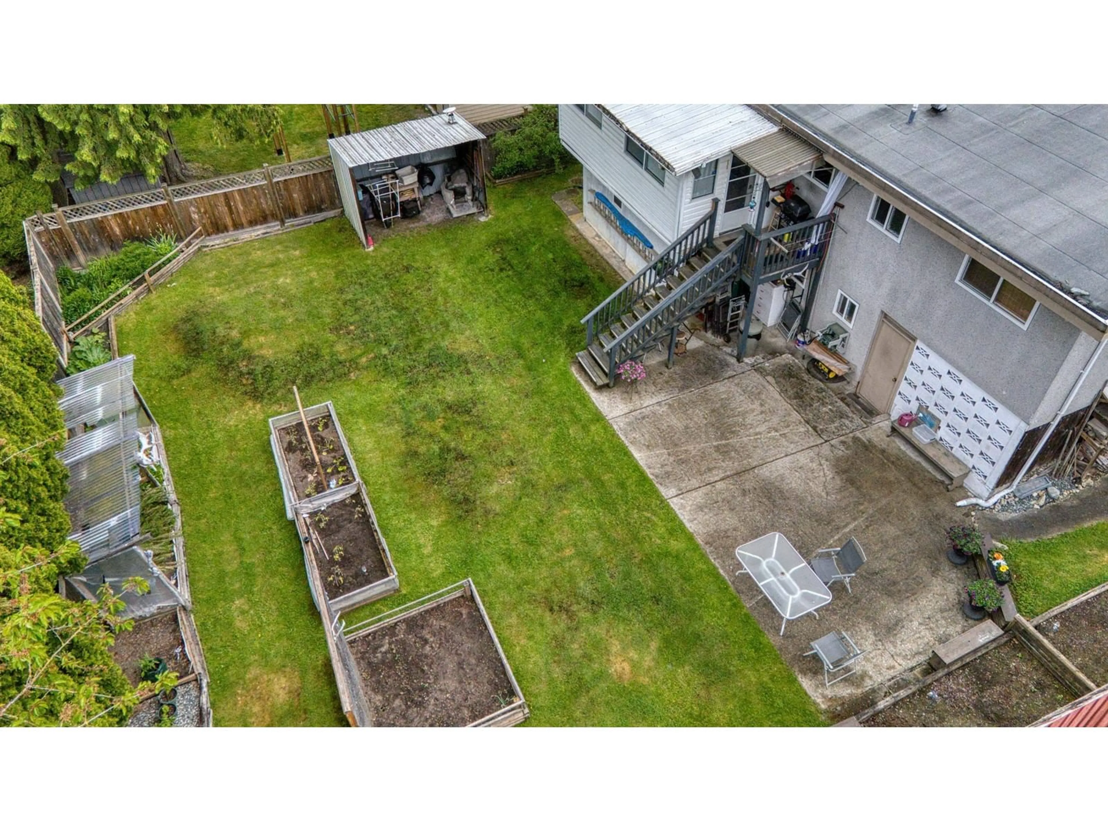 A pic from outside/outdoor area/front of a property/back of a property/a pic from drone, building for 11671 94, Delta British Columbia V4C3R5