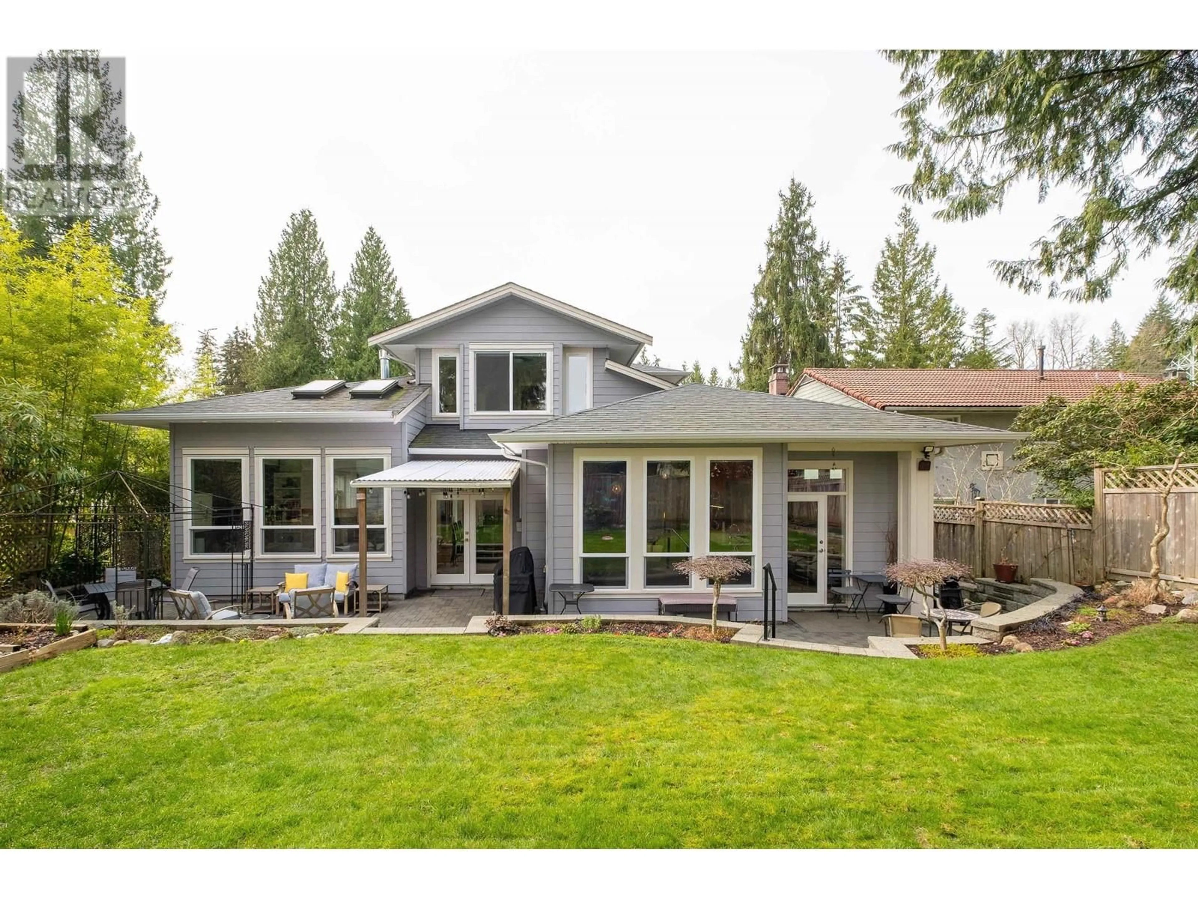 Home with vinyl exterior material, mountain view for 2796 WILLIAM AVENUE, North Vancouver British Columbia V7K1Z5