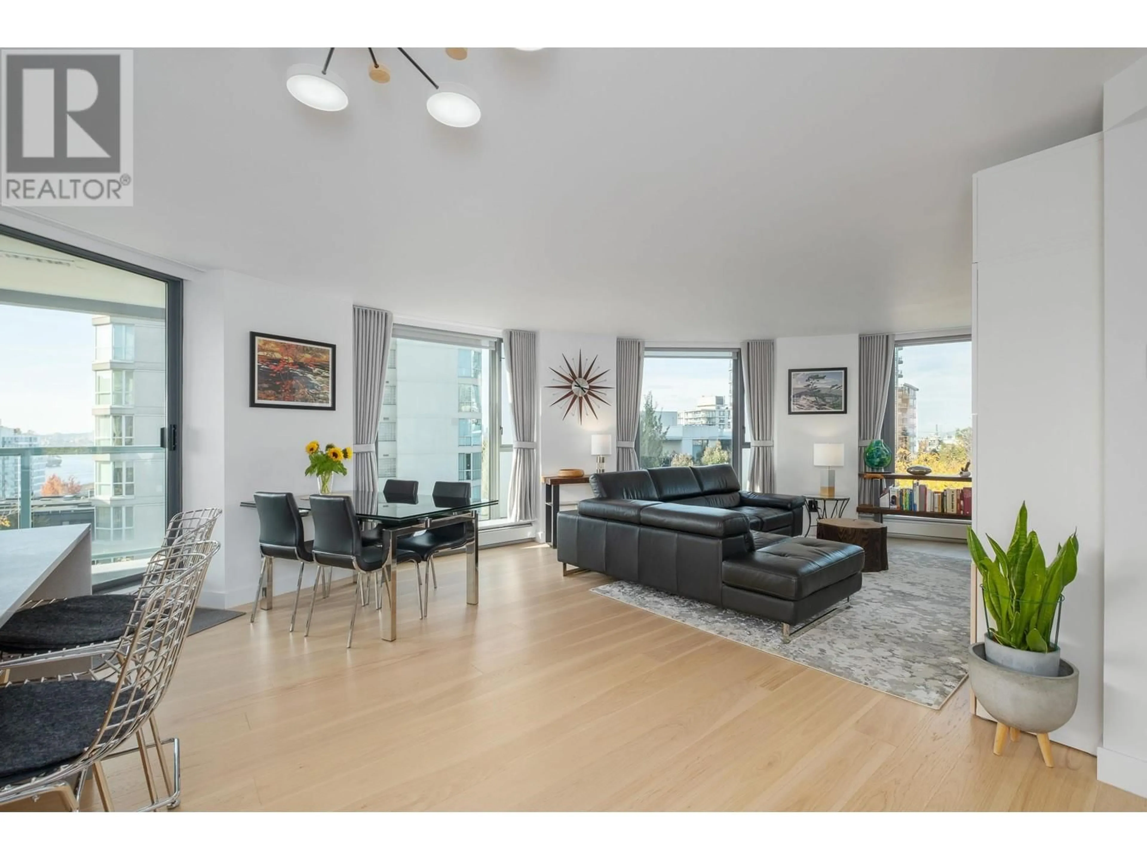 Living room with furniture, unknown for 502 - 120 2ND STREET, North Vancouver British Columbia V7M1C3