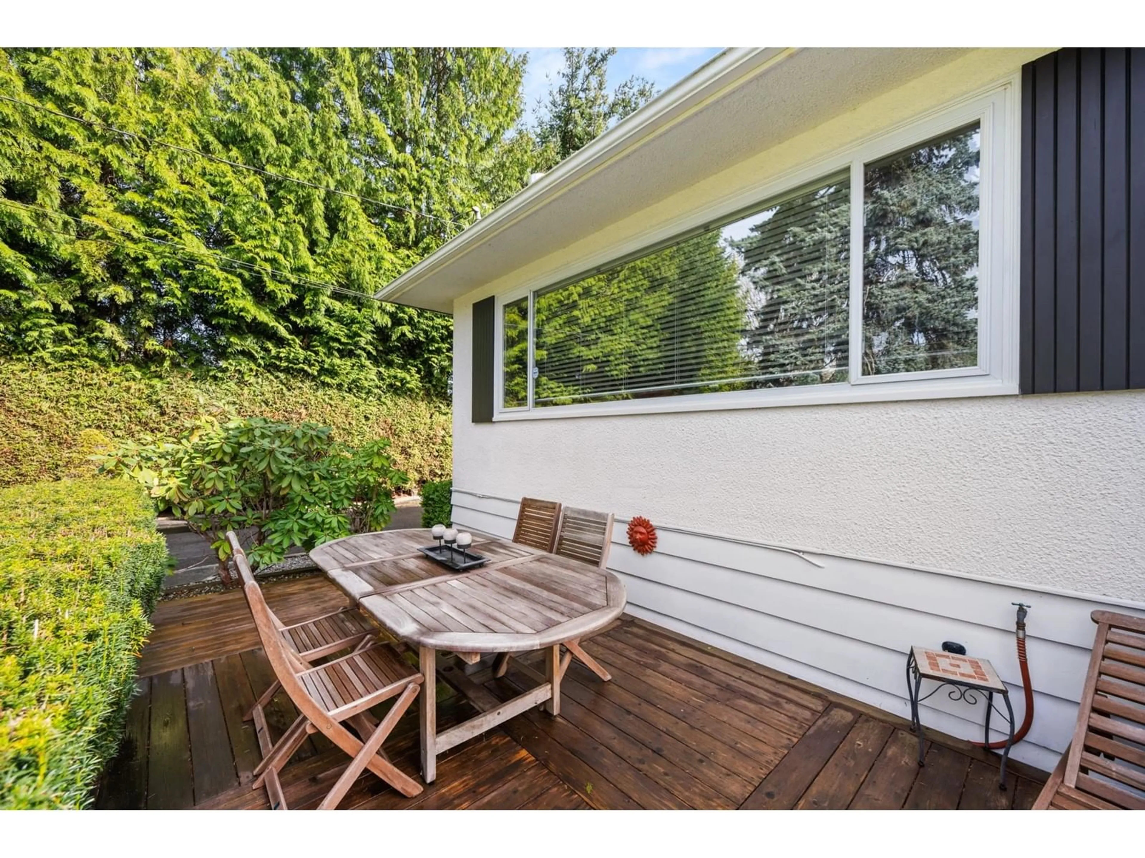 Patio, unknown for 13558 15, Surrey British Columbia V4A1L2