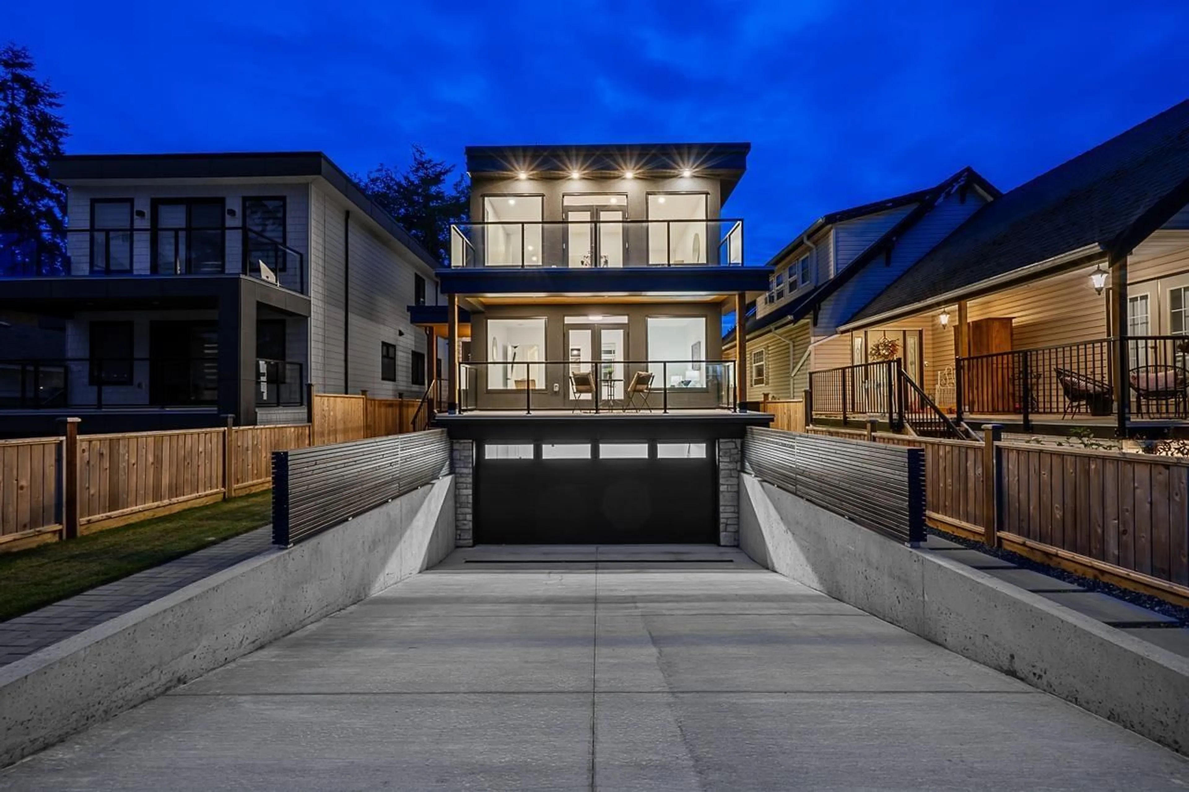Unknown for 855 LEE, White Rock British Columbia V4B4N7