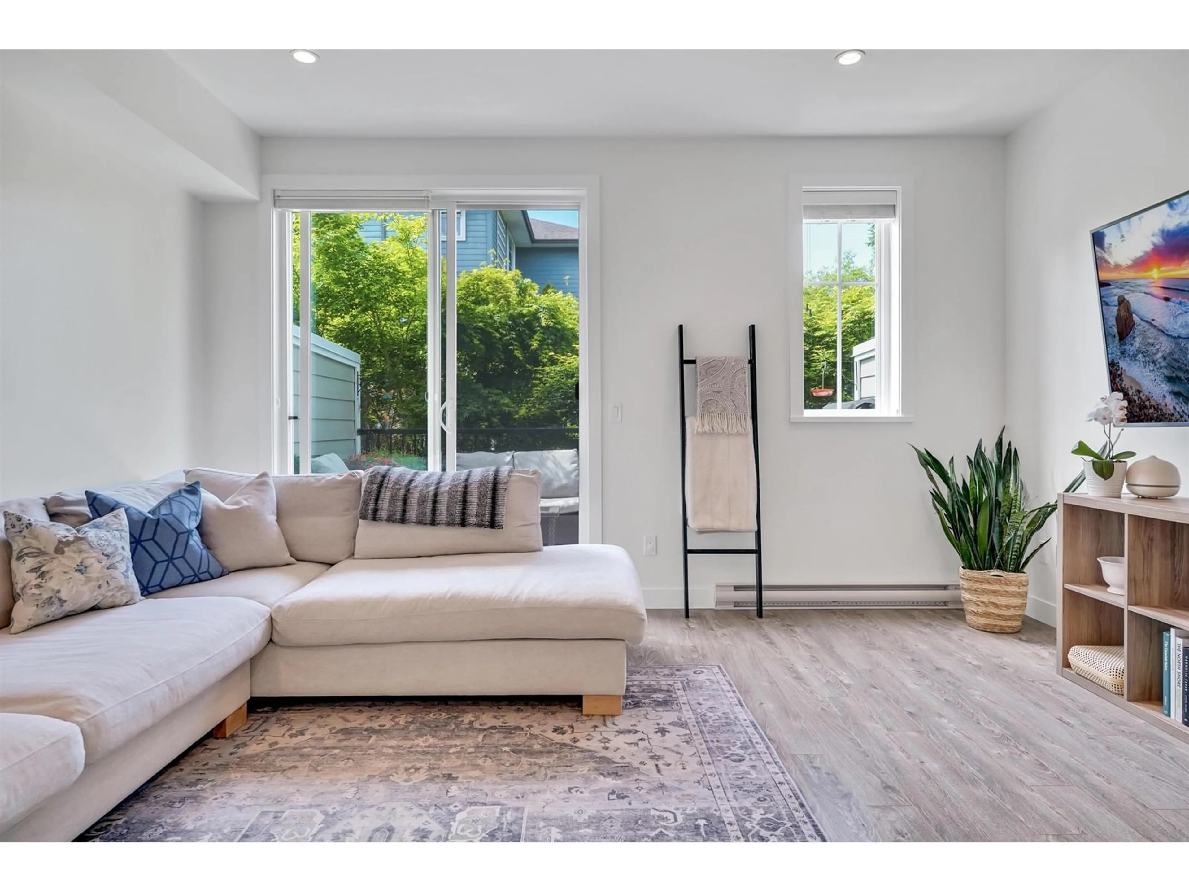 Living room with furniture, unknown for 56 - 15588 32, Surrey British Columbia V3Z0G3