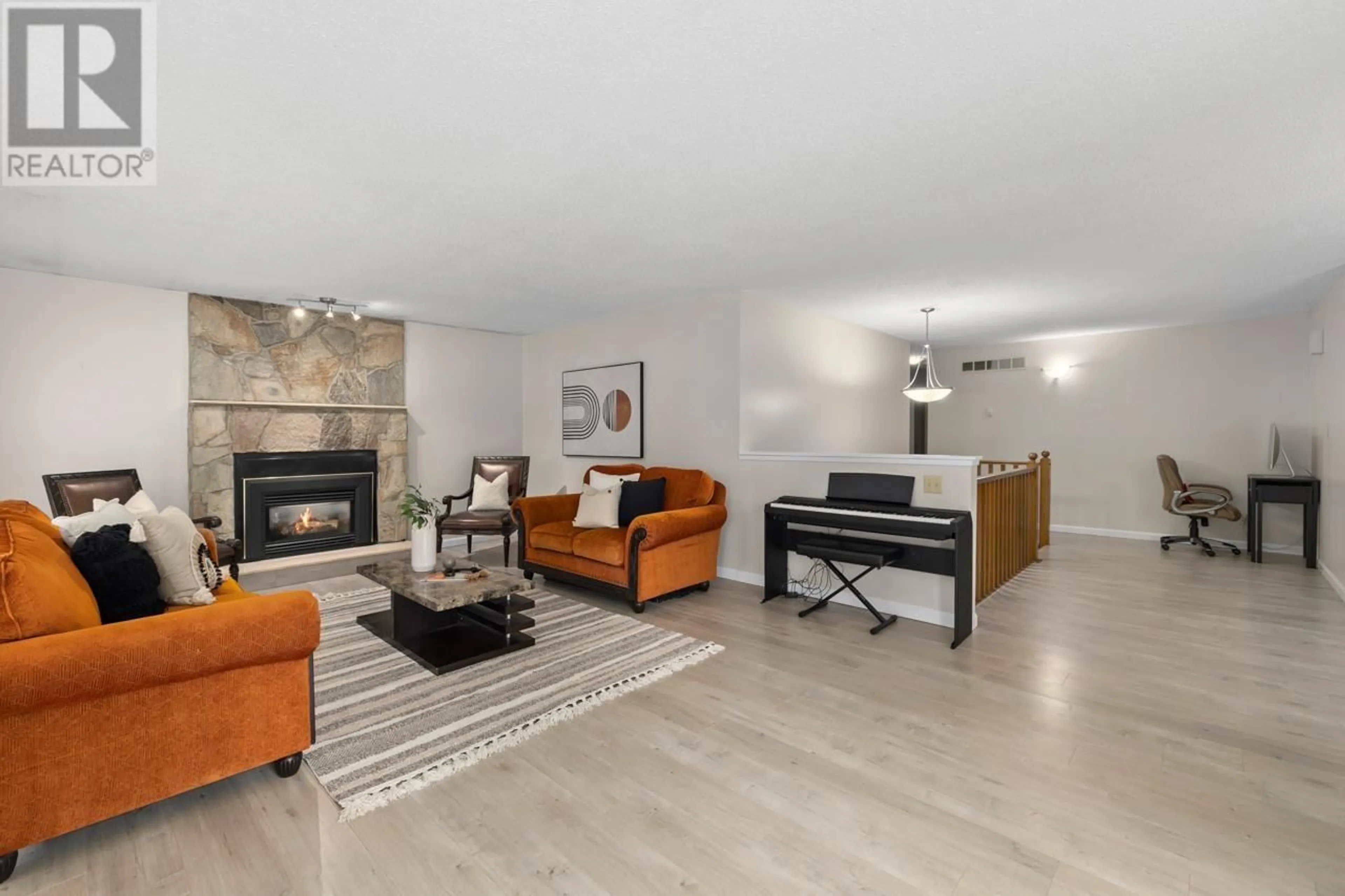 Living room with furniture, unknown for 1184 RIVERSIDE DRIVE, North Vancouver British Columbia V7H1V5