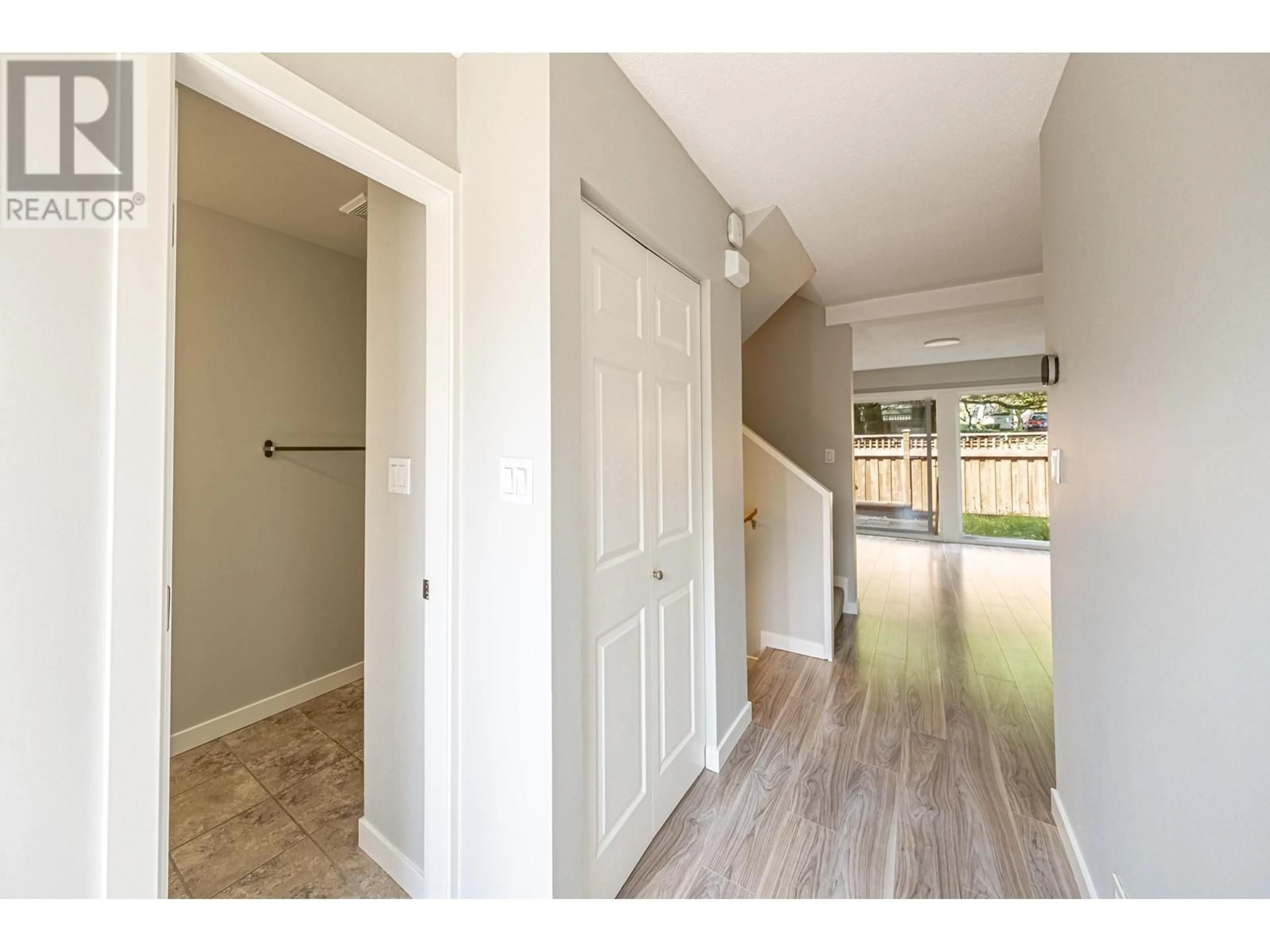 Indoor entryway for 9039 ALTAIR PLACE, Burnaby British Columbia V3J1A8