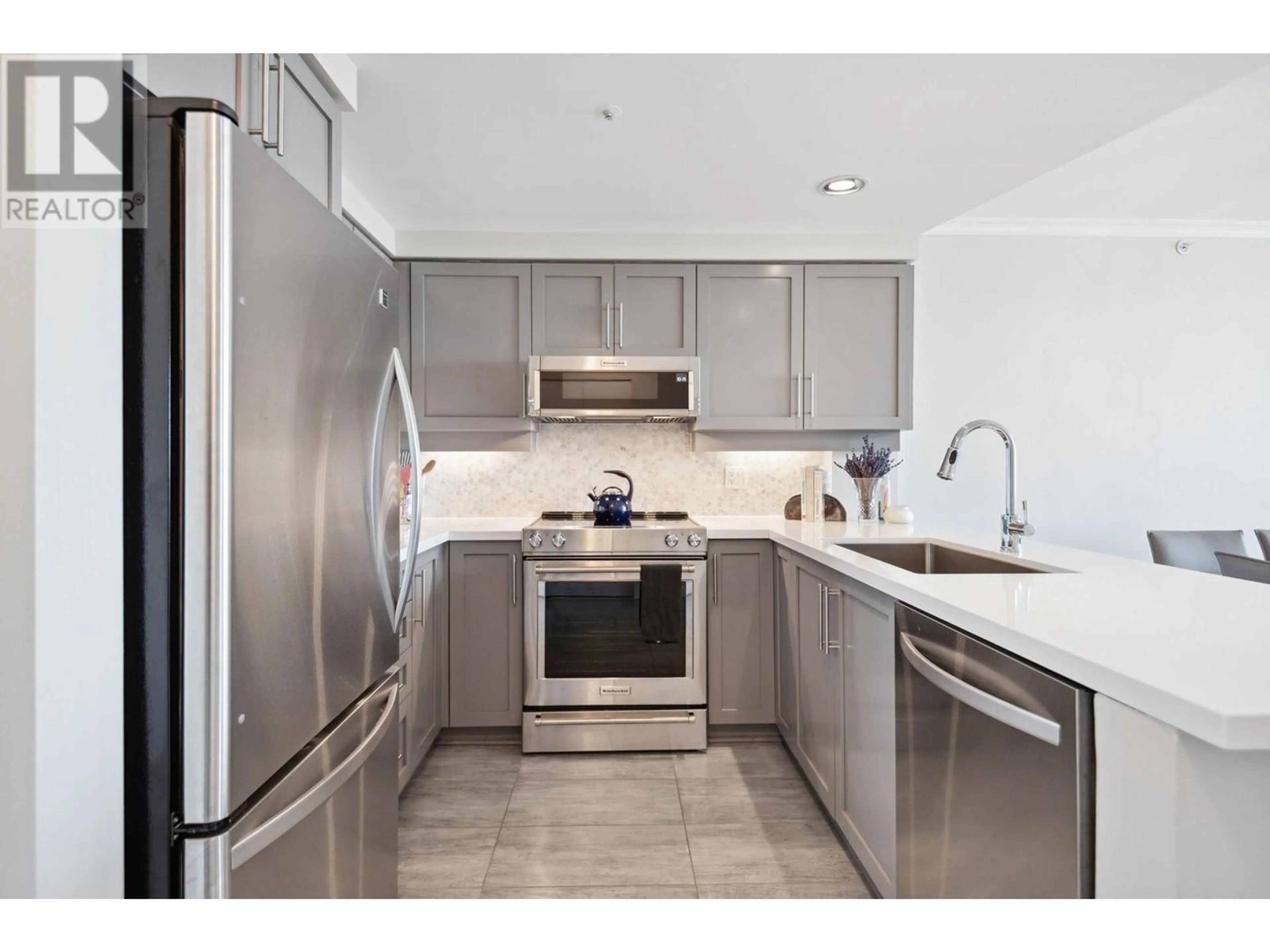 Standard kitchen, unknown for 3008 - 1008 CAMBIE STREET, Vancouver British Columbia V6B6J7