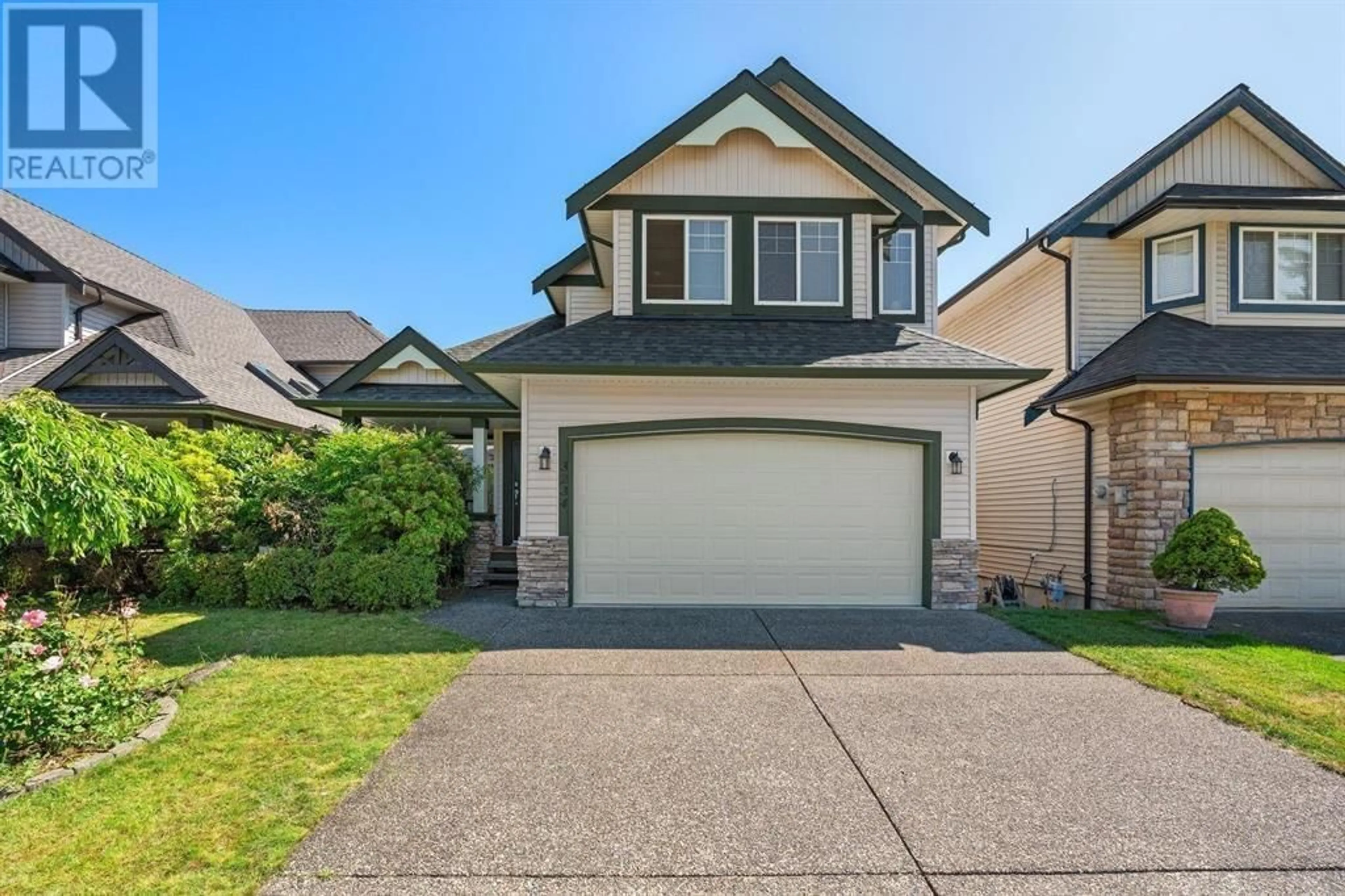 Home with vinyl exterior material, street for 3234 OSBORNE STREET, Port Coquitlam British Columbia V3B8C8