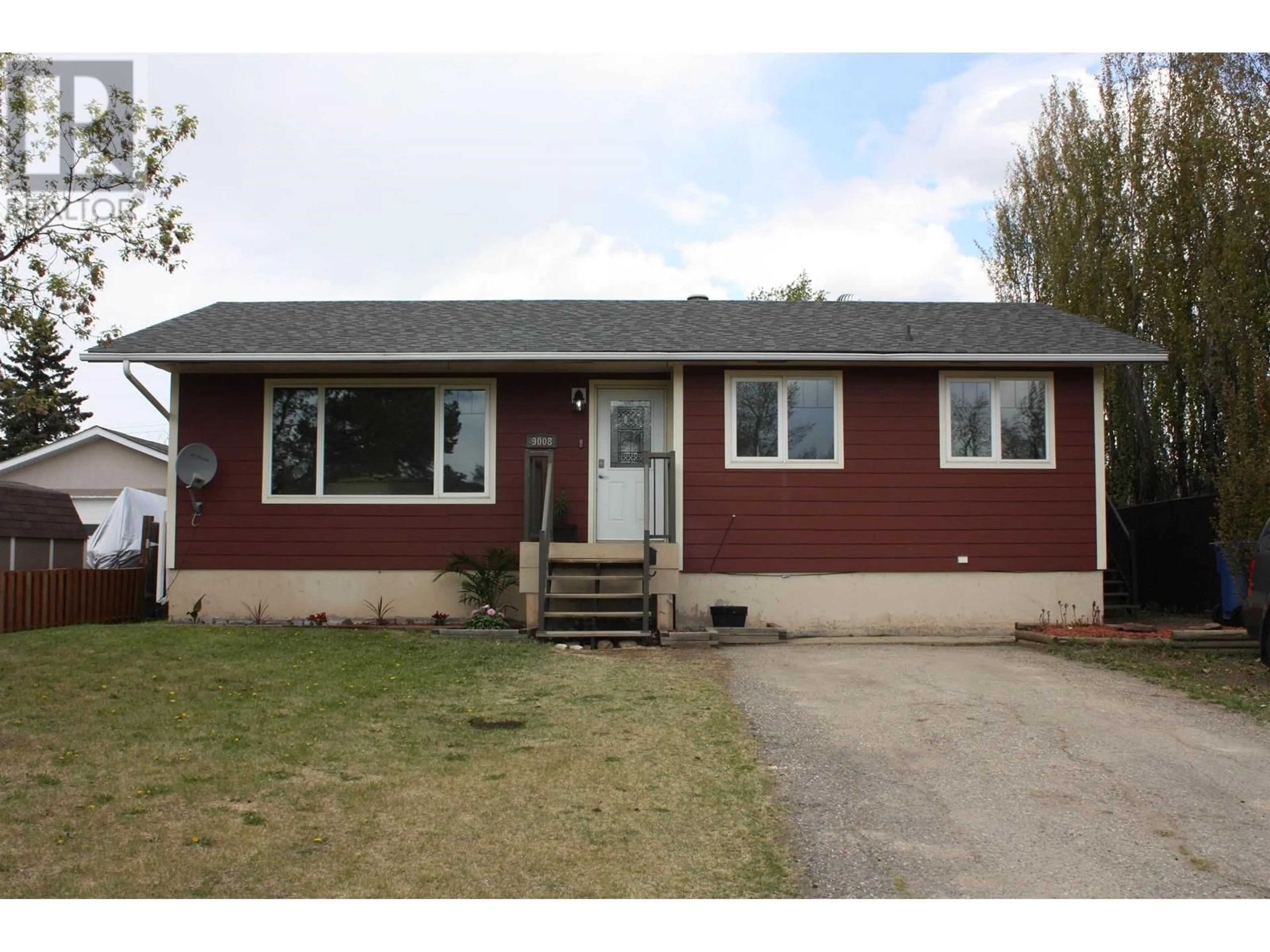 Home with vinyl exterior material, street for 9008 105 AVENUE, Fort St. John British Columbia V1J2L4