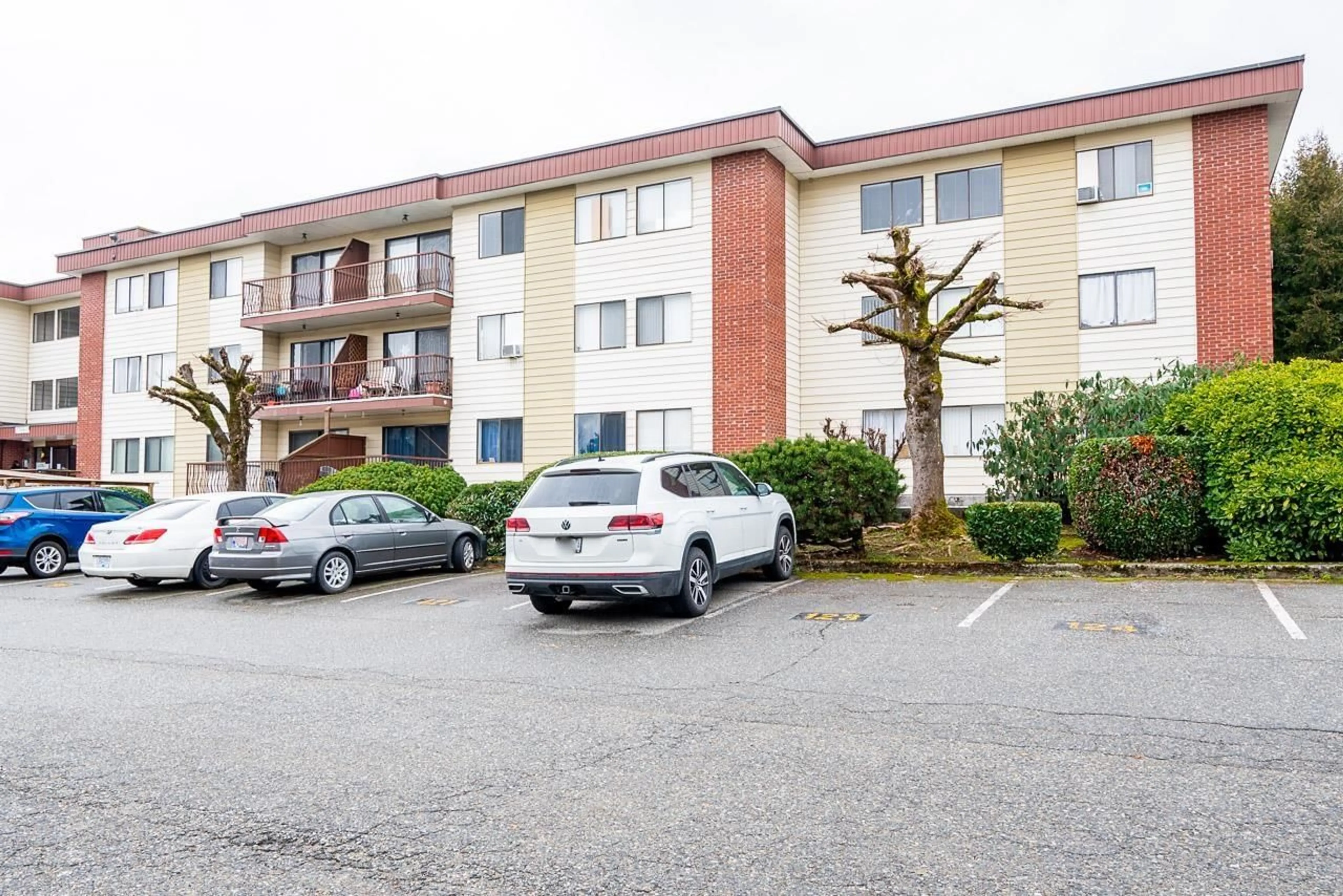 Patio, street for 341 - 1909 SALTON, Abbotsford British Columbia V3S5B6