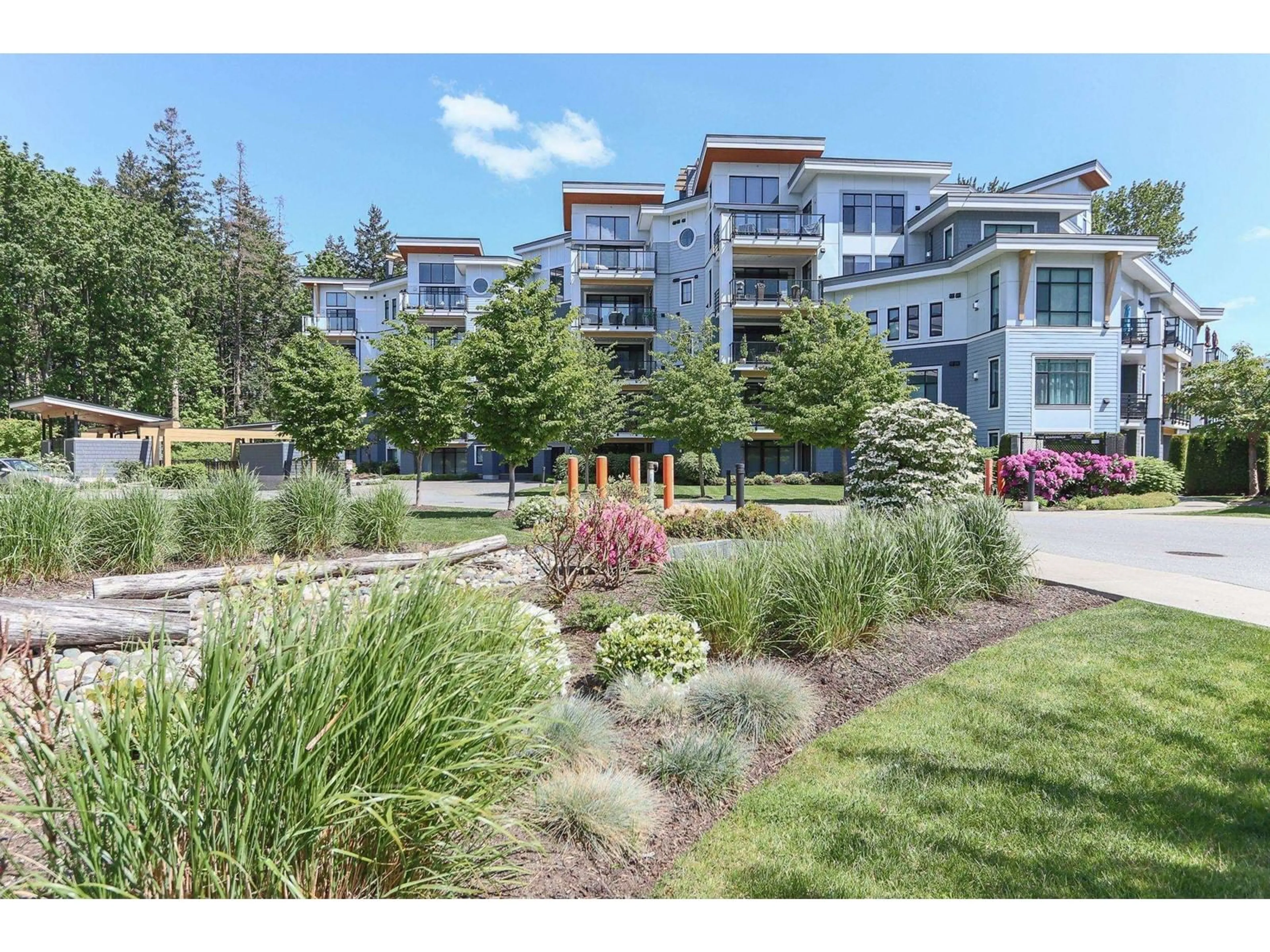 A pic from outside/outdoor area/front of a property/back of a property/a pic from drone, mountain view for 207 - 5380 TYEE LANE, Chilliwack British Columbia V2R6B6