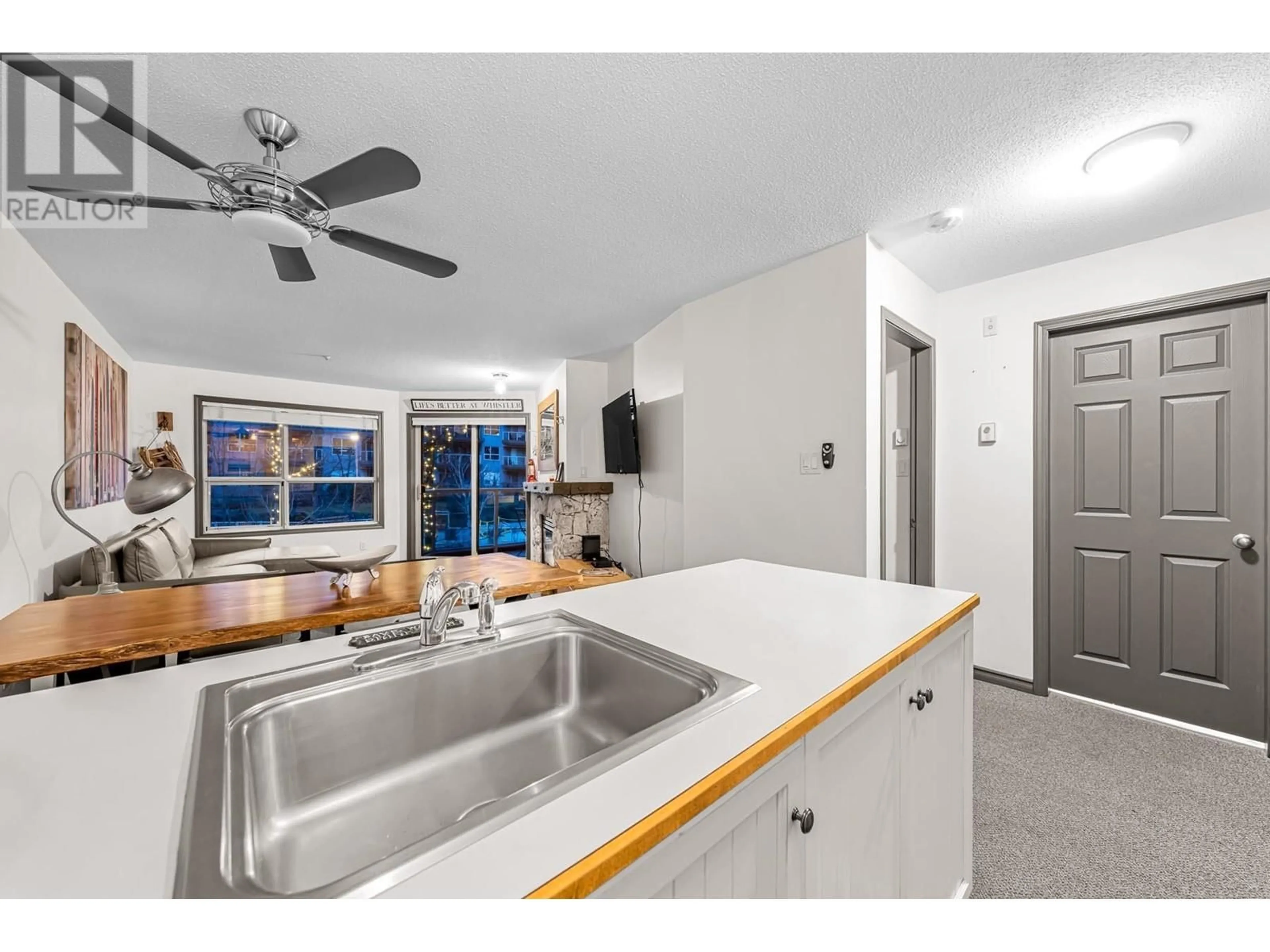 Standard kitchen, ceramic/tile floor for 202 - 4800 SPEARHEAD DRIVE, Whistler British Columbia V8E1G1