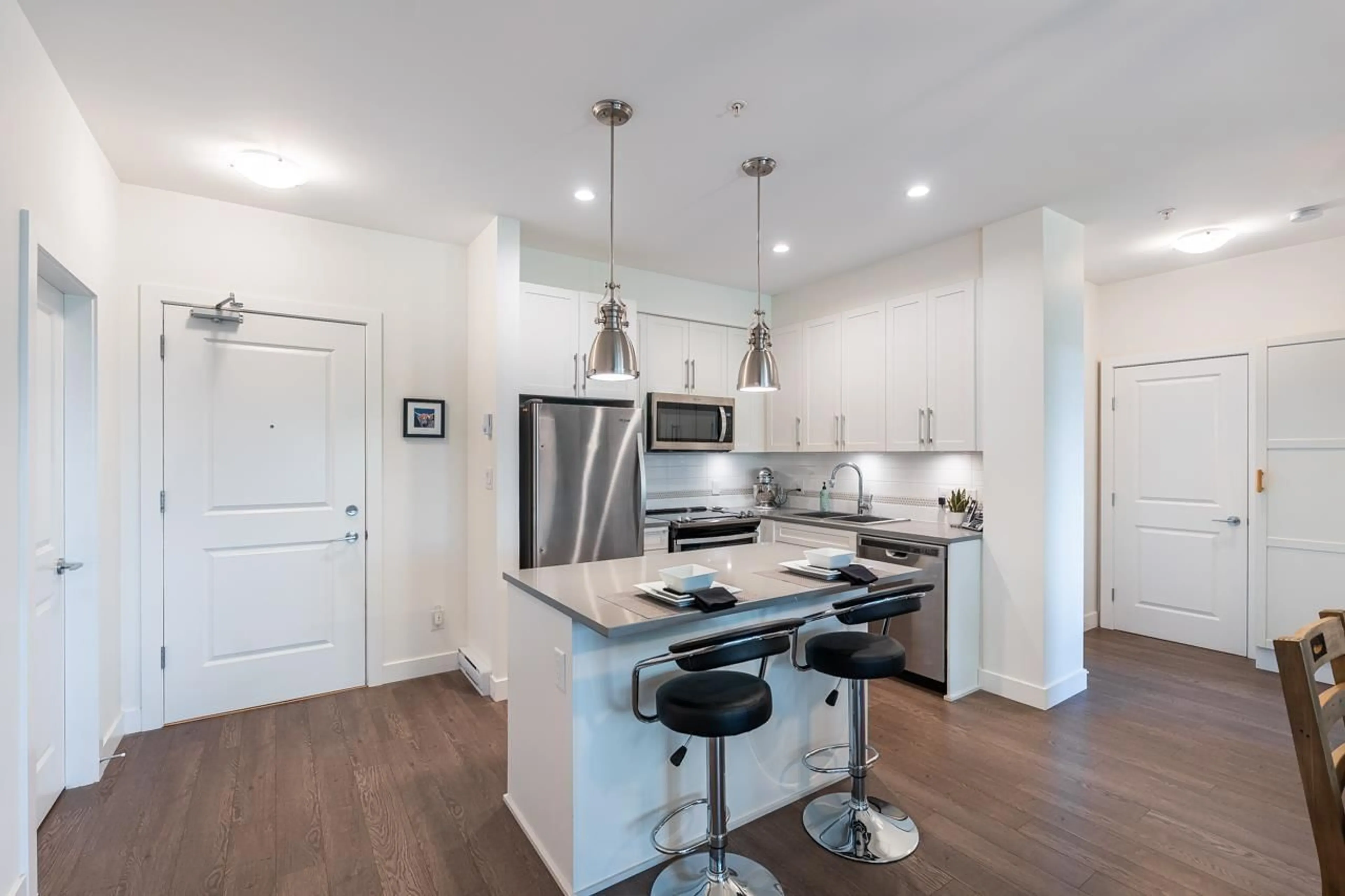 Open concept kitchen, unknown for 302 - 8360 DELSOM, Delta British Columbia V4C0E6