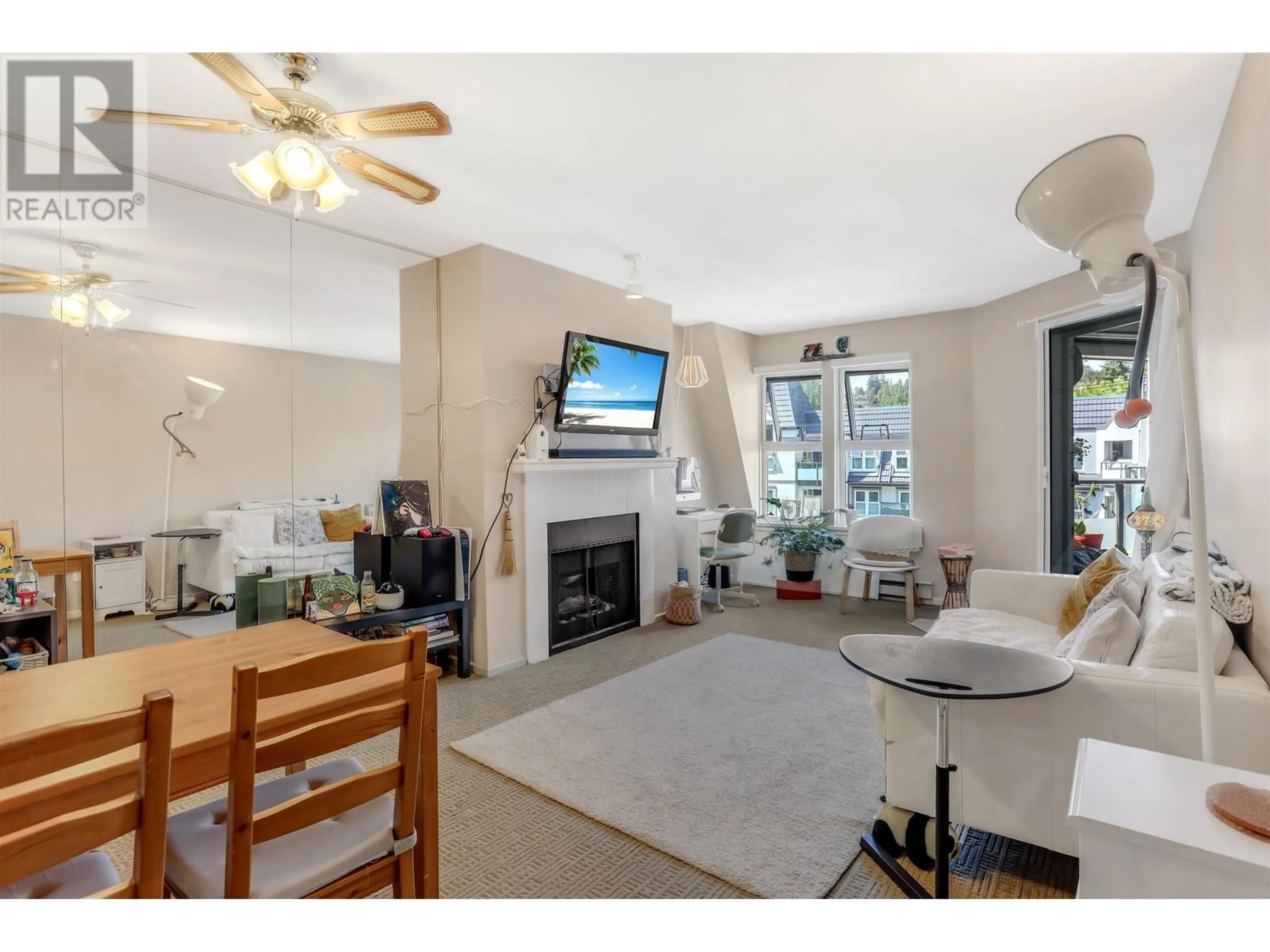 Living room with furniture, unknown for 323 - 98 LAVAL STREET, Coquitlam British Columbia V3K6S9