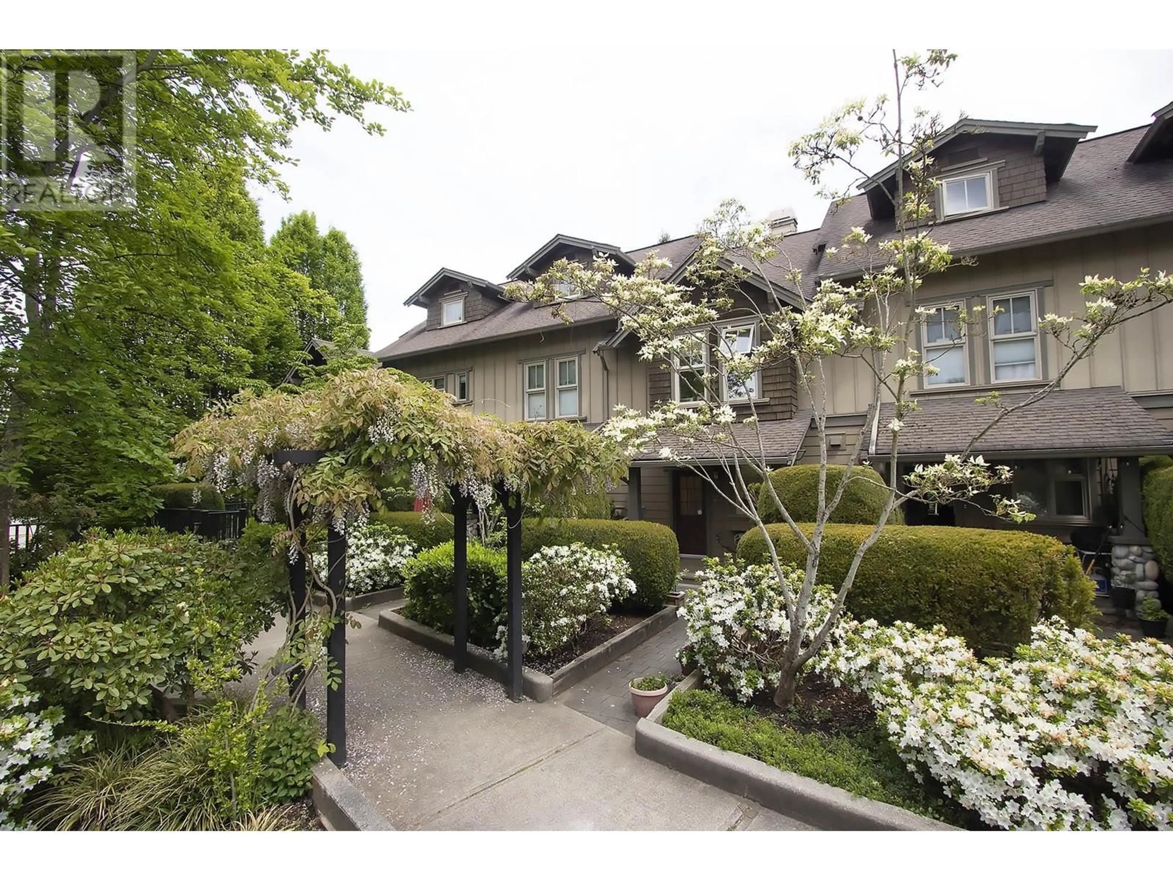 Patio, street for 234 - 18 JACK MAHONY PLACE, New Westminster British Columbia V3L5V8