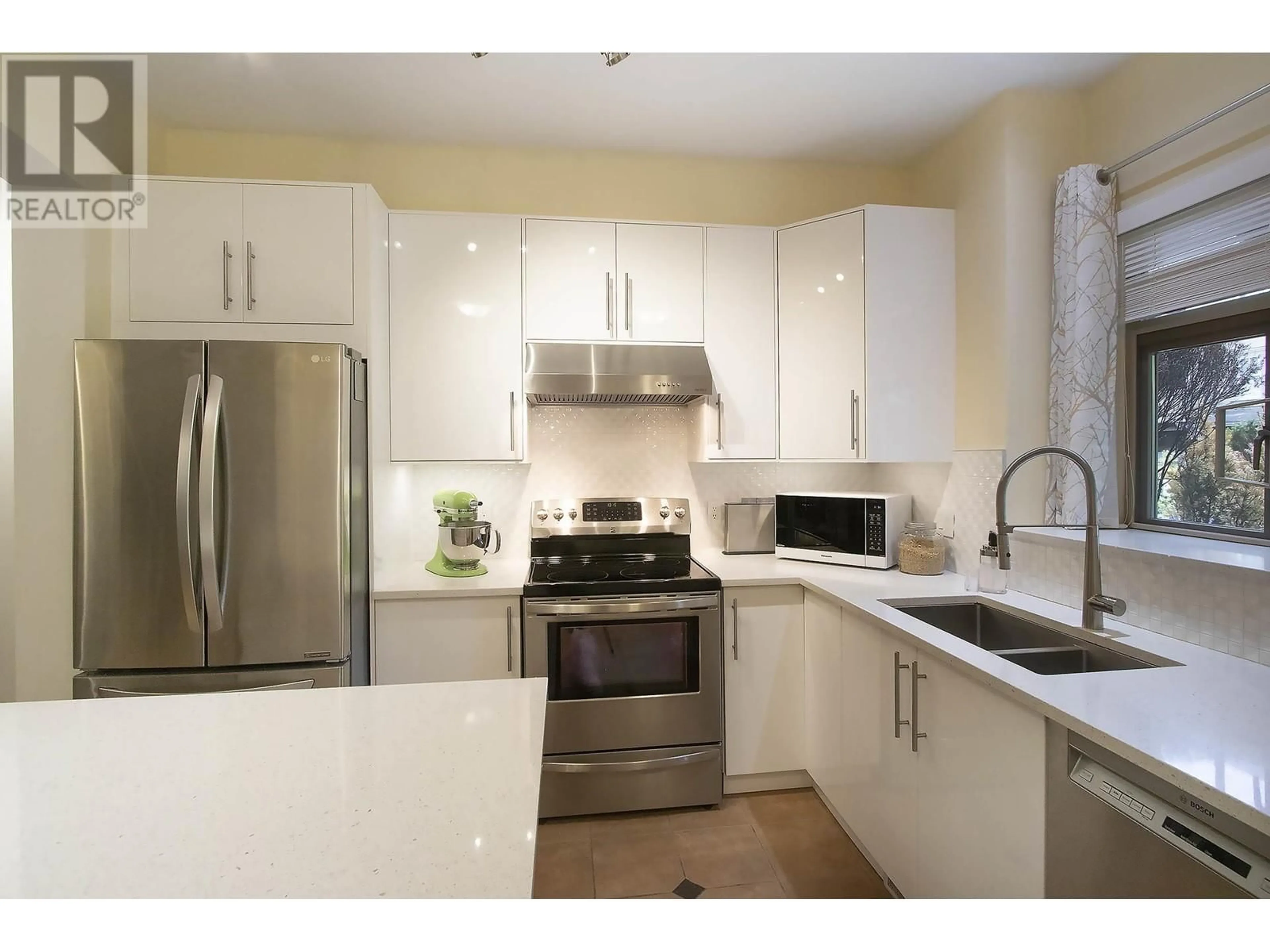 Standard kitchen, unknown for 234 - 18 JACK MAHONY PLACE, New Westminster British Columbia V3L5V8