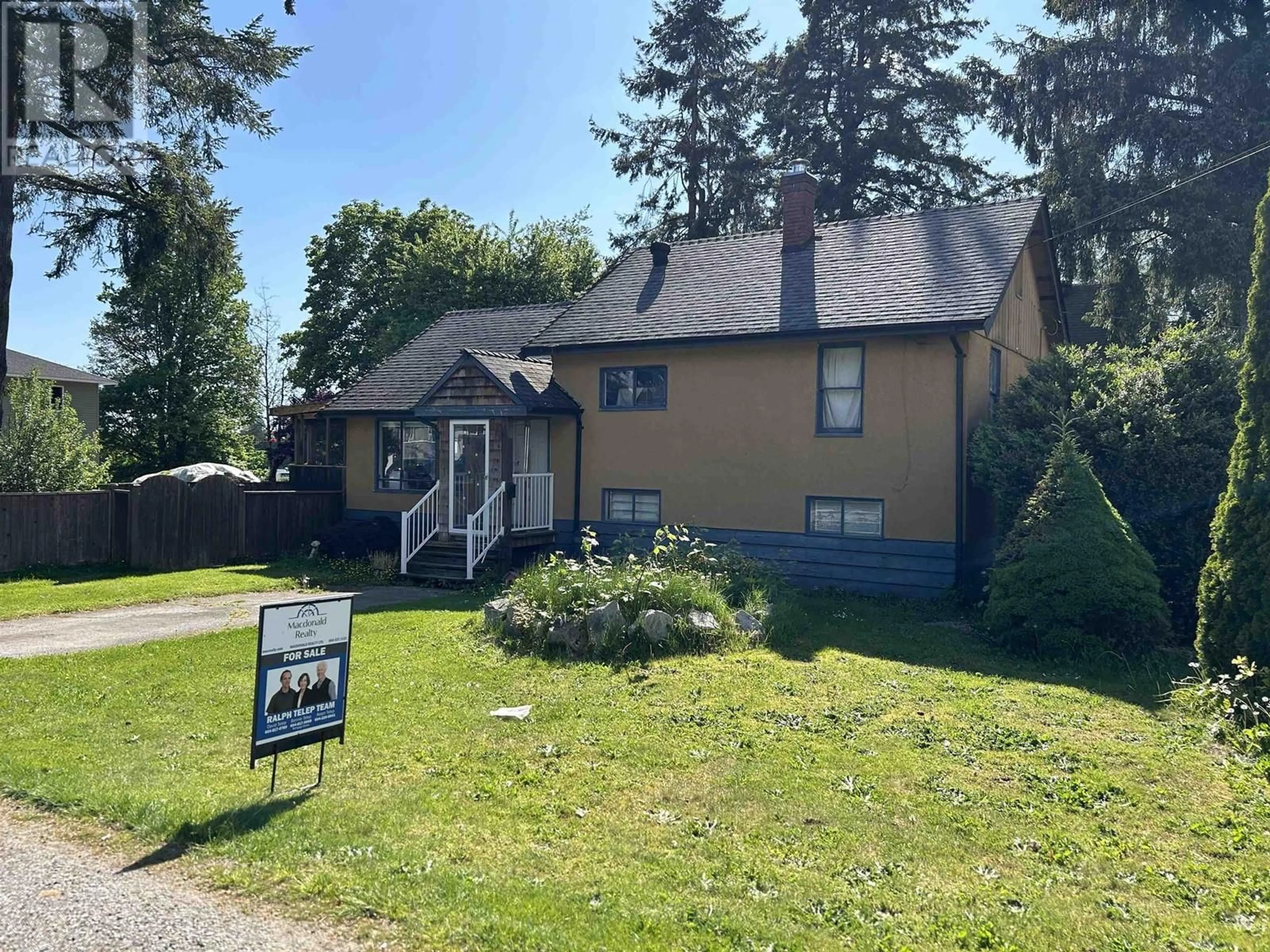 A pic from outside/outdoor area/front of a property/back of a property/a pic from drone, street for 11289 206 STREET, Maple Ridge British Columbia V2X1T4