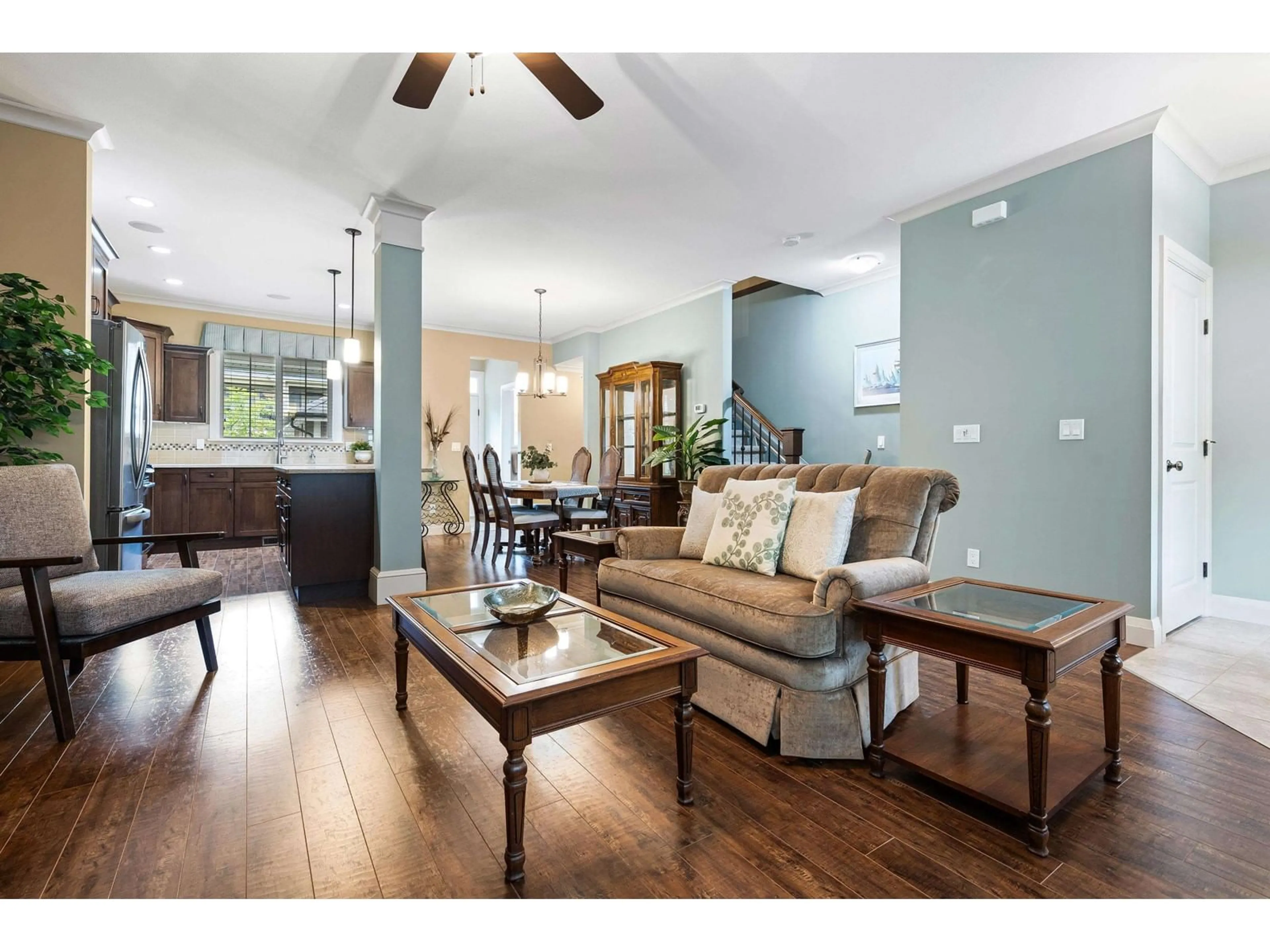Living room with furniture, wood/laminate floor for 5627 SAPPERS WAY, Chilliwack British Columbia V2R0S2