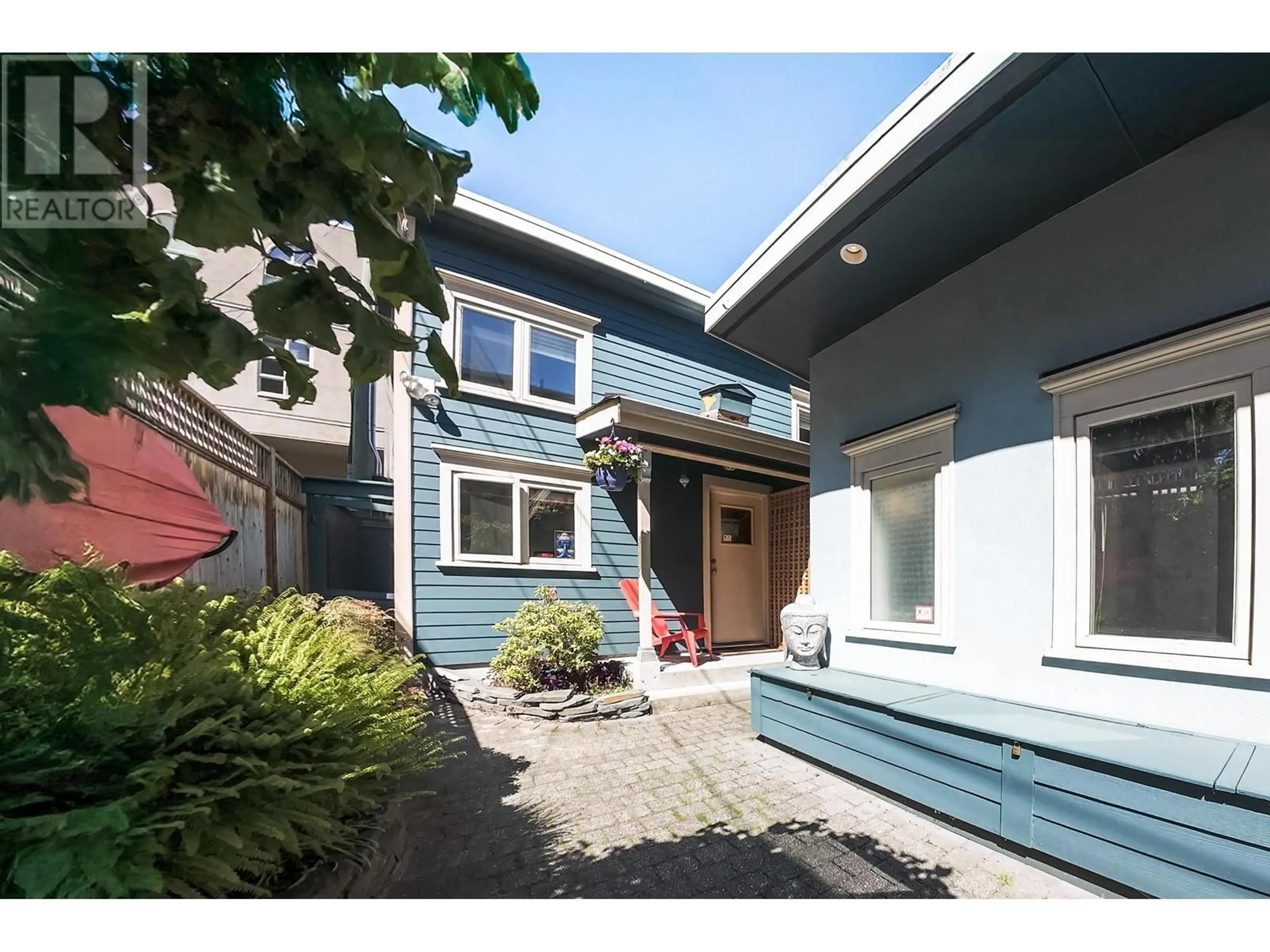 Unknown for 2 - 709 KEEFER STREET, Vancouver British Columbia V6A1Y6