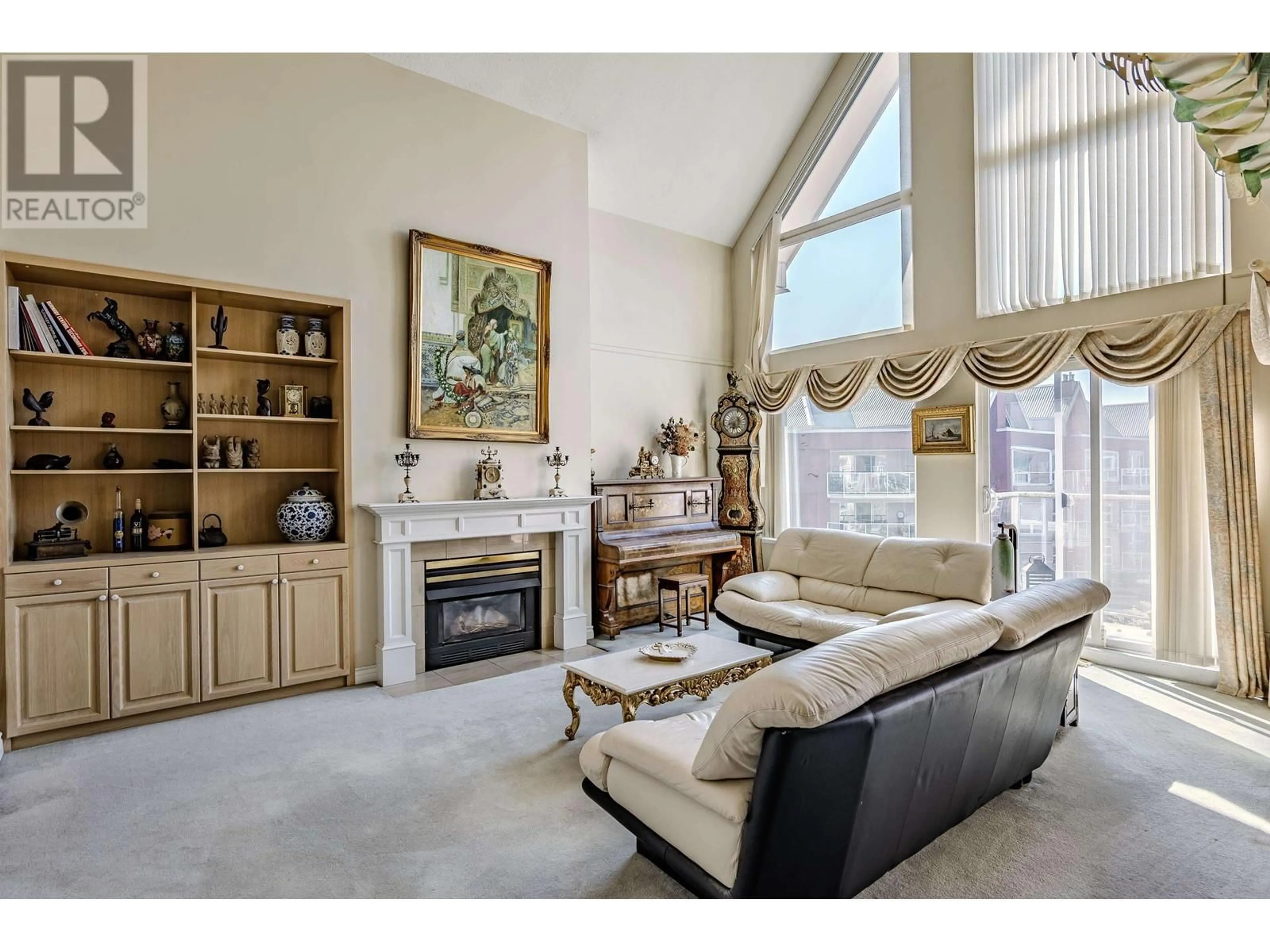 Living room with furniture, unknown for 411B - 1210 QUAYSIDE DRIVE, New Westminster British Columbia V3M6H1