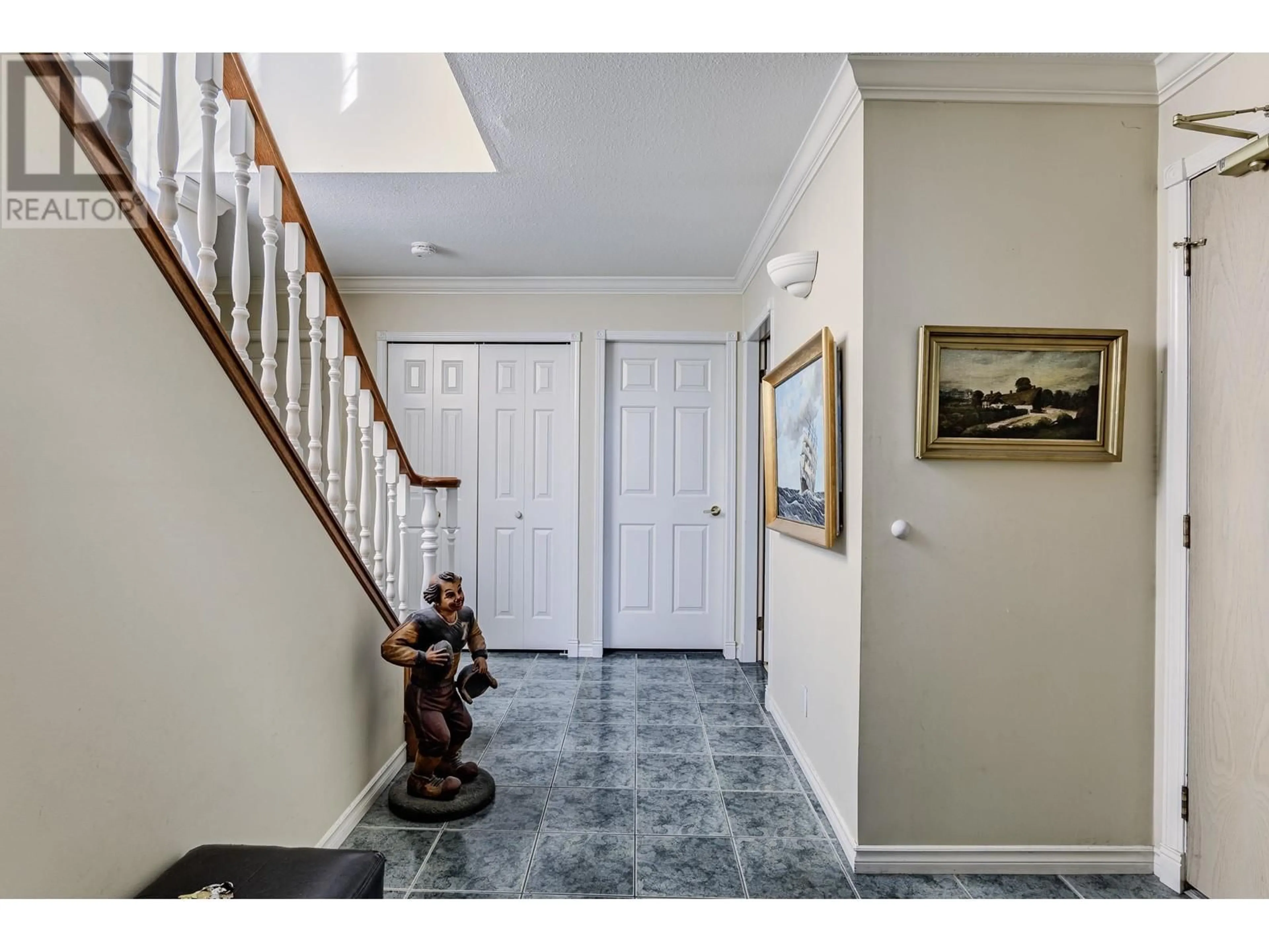 Indoor entryway for 411B - 1210 QUAYSIDE DRIVE, New Westminster British Columbia V3M6H1