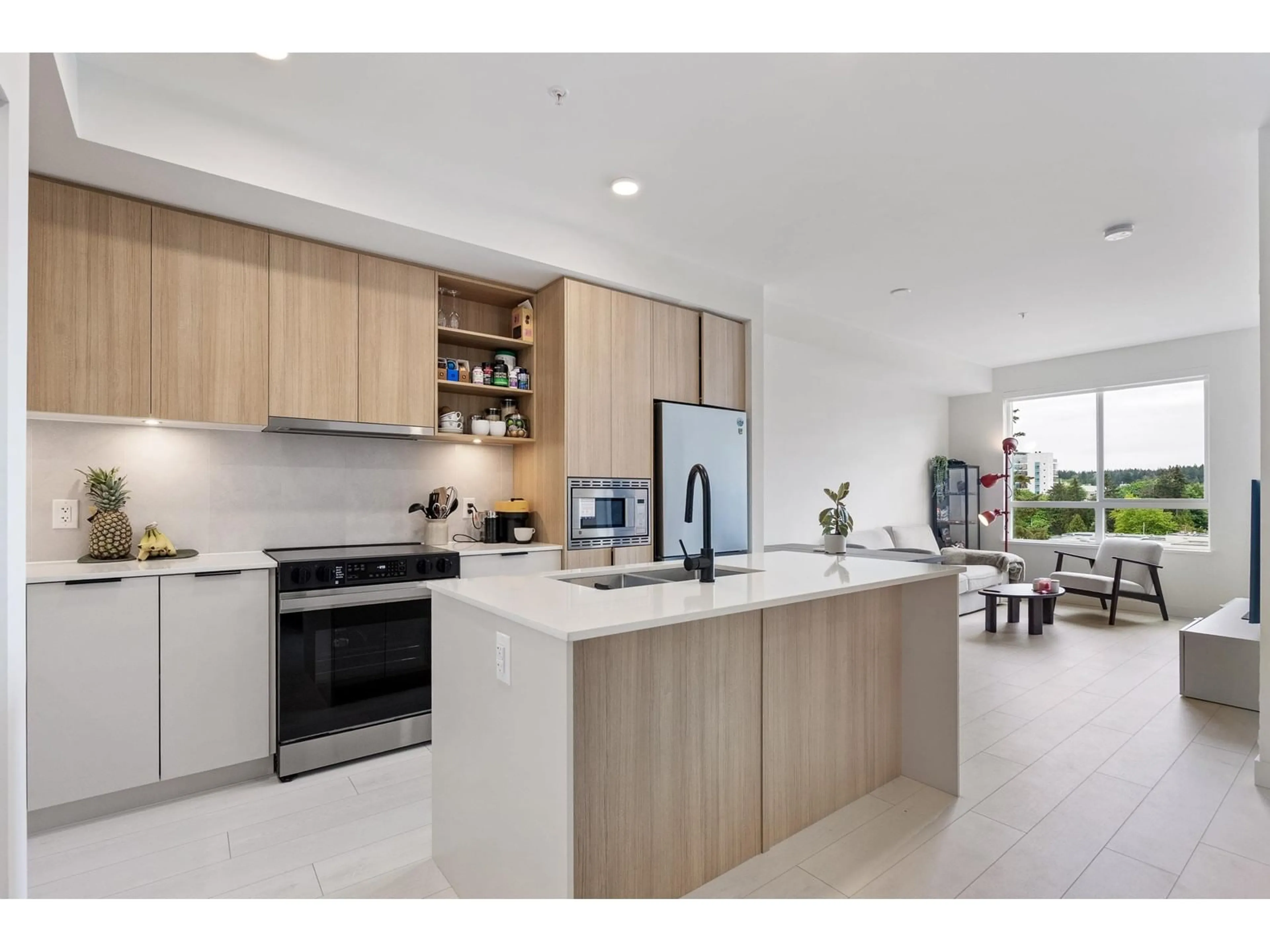 Open concept kitchen, ceramic/tile floor for 513 - 13439 94A, Surrey British Columbia V3V0G9