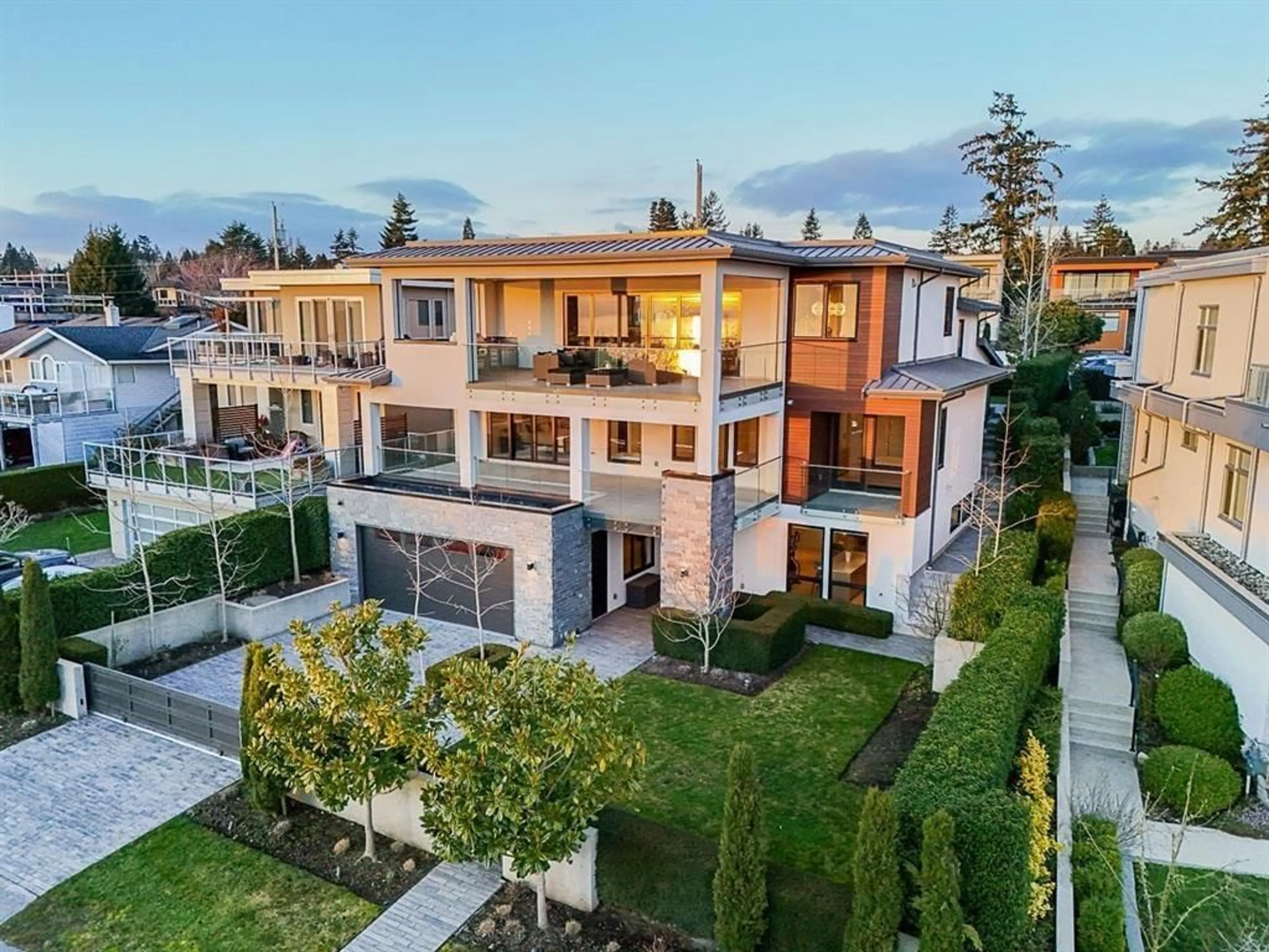 A pic from outside/outdoor area/front of a property/back of a property/a pic from drone, street for 14448 BLACKBURN, White Rock British Columbia V4B3A4