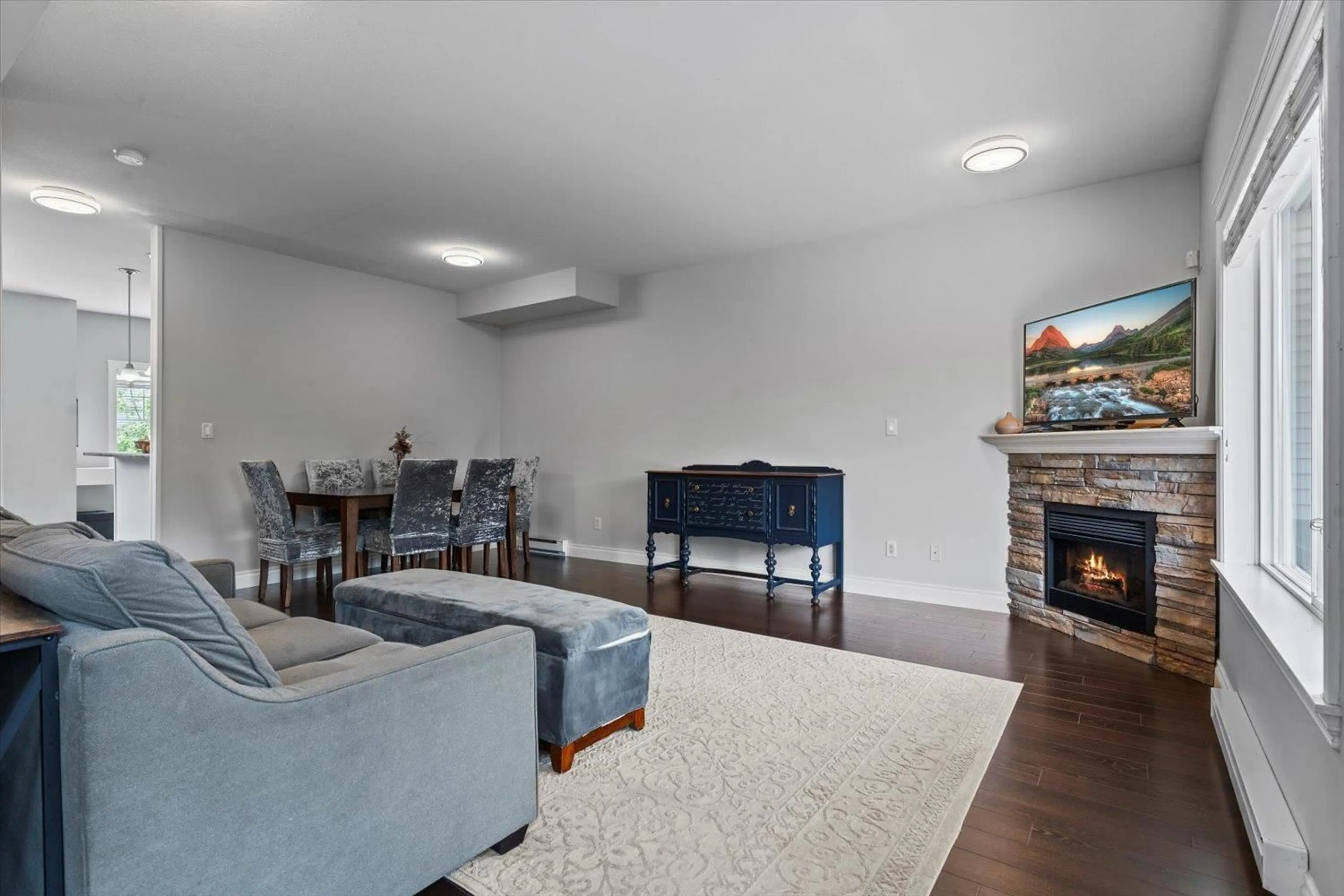 Living room with furniture, unknown for 14 - 9140 HAZEL STREET, Chilliwack British Columbia V2P0C2