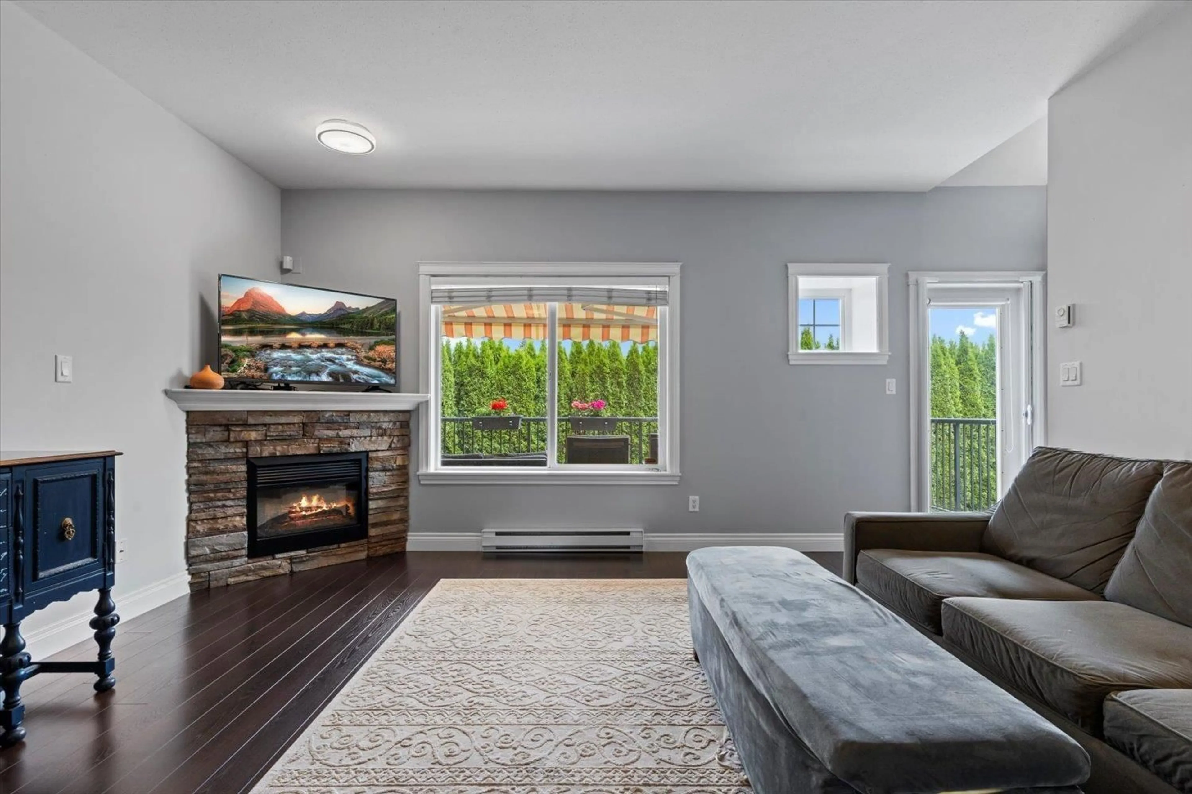 Living room with furniture, unknown for 14 - 9140 HAZEL STREET, Chilliwack British Columbia V2P0C2