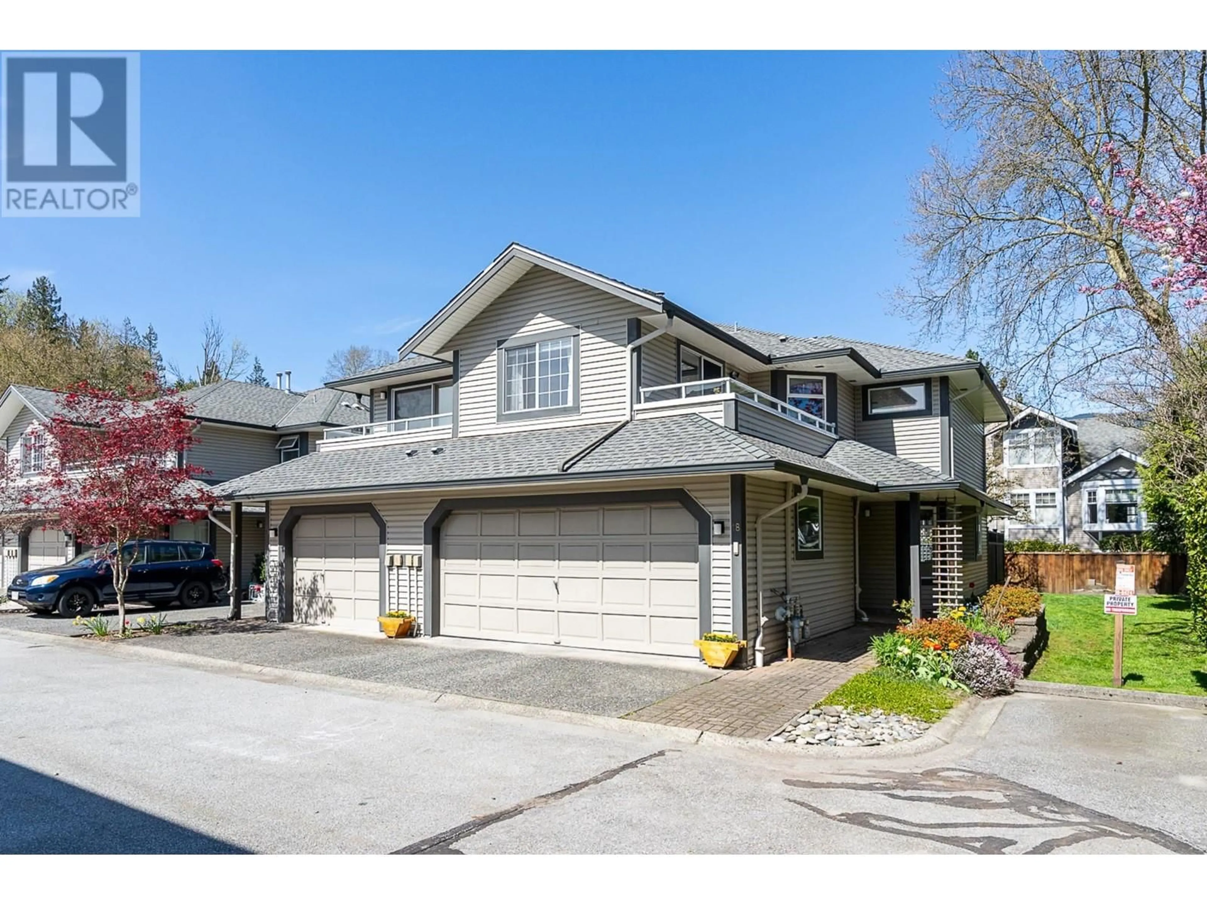 A pic from outside/outdoor area/front of a property/back of a property/a pic from drone, street for 18 - 2561 RUNNEL DRIVE, Coquitlam British Columbia V3E2S3