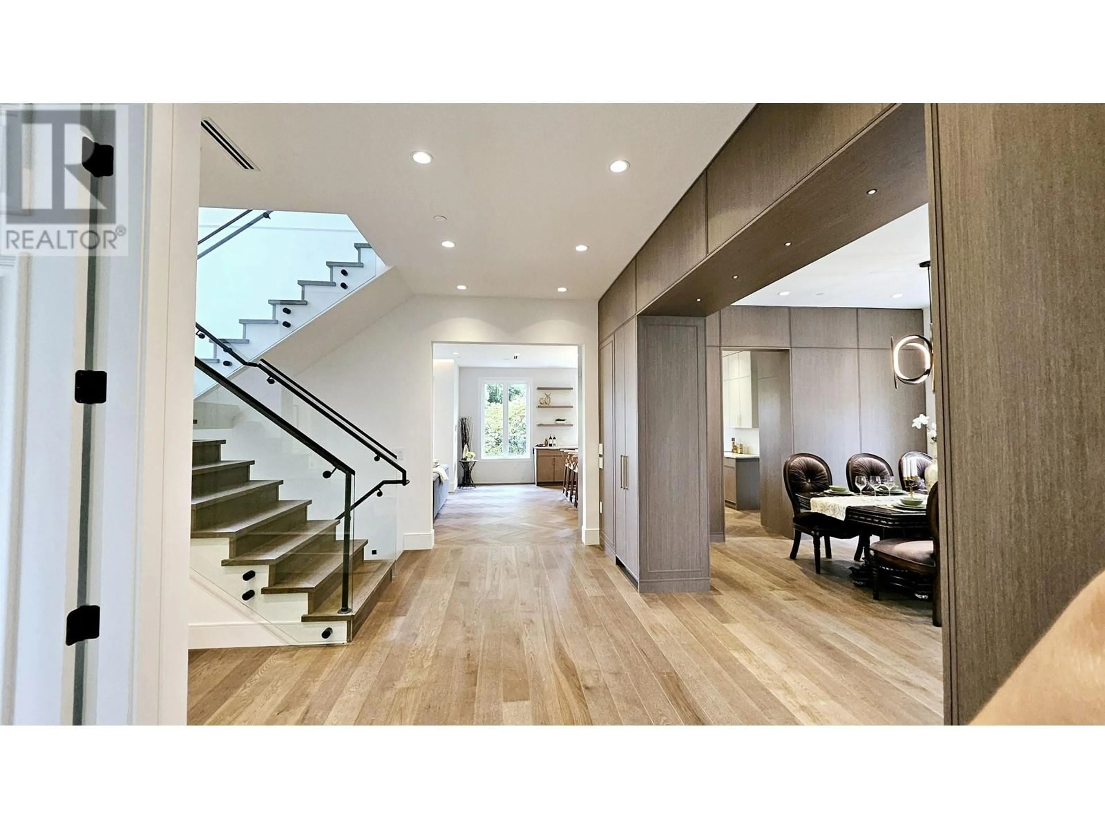 Indoor foyer for 1718 61ST AVENUE, Vancouver British Columbia V6P2C3
