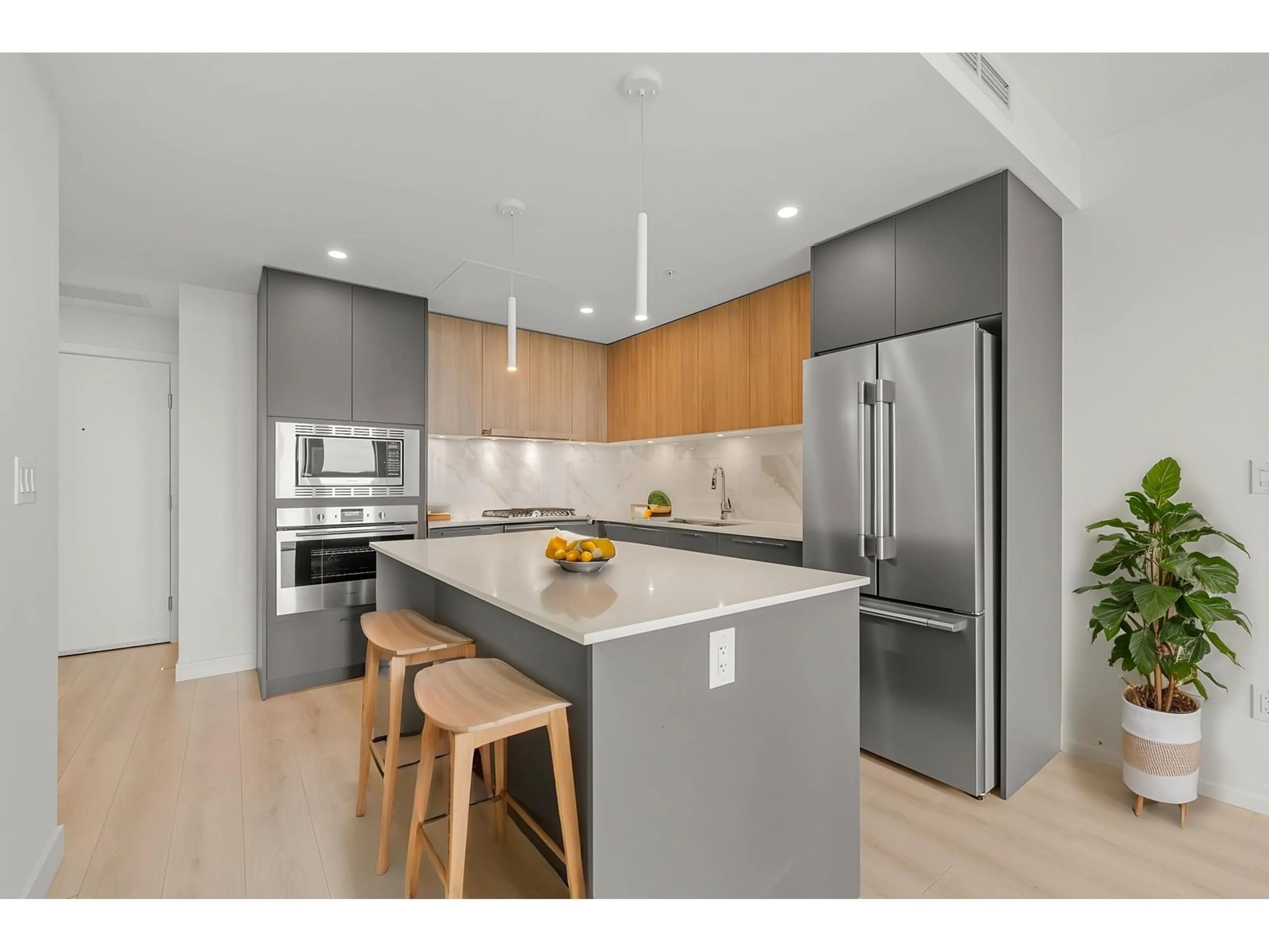 Open concept kitchen, unknown for 802 - 20065 85, Langley British Columbia V2Y3Y4
