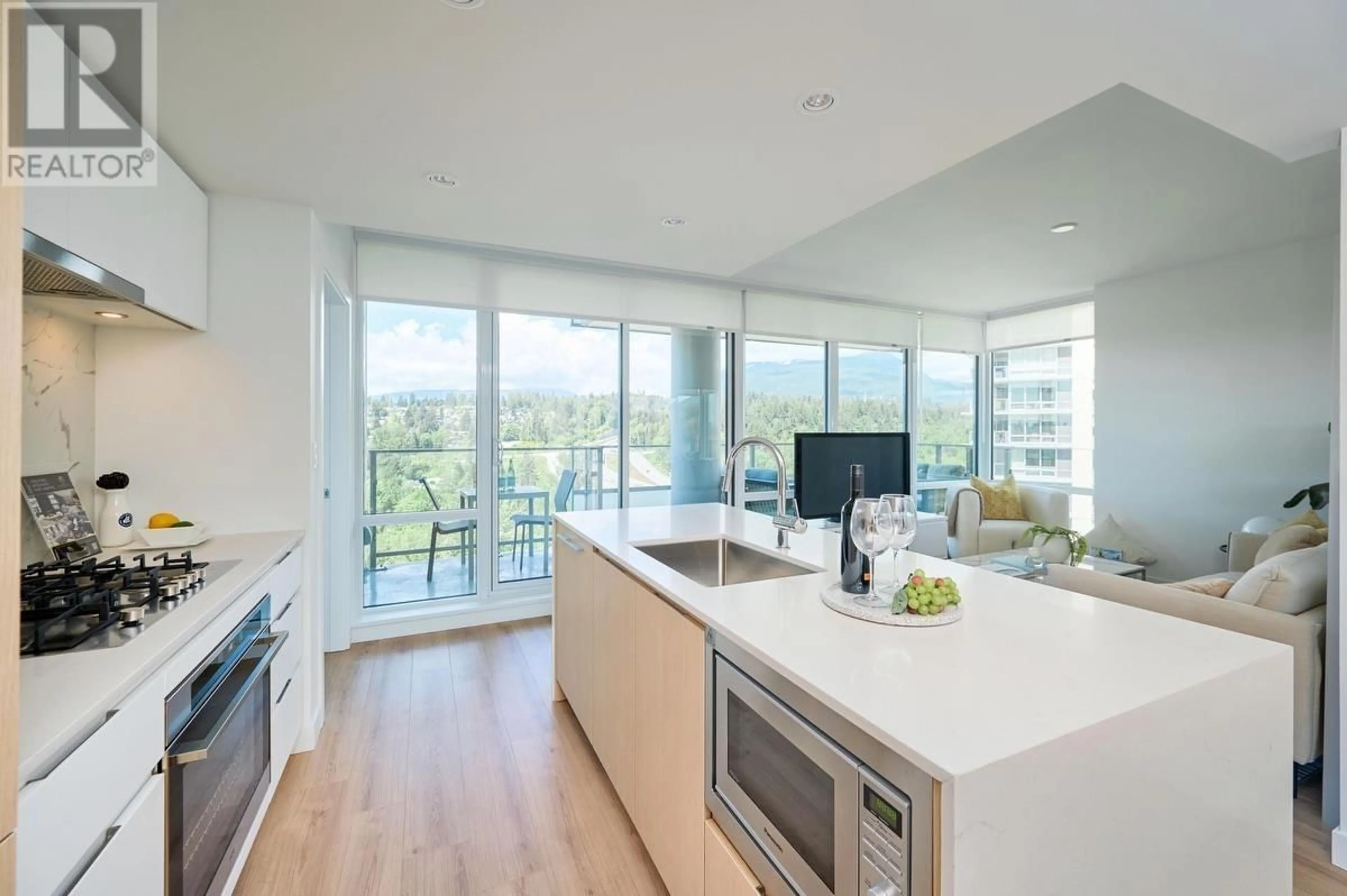 Open concept kitchen, unknown for 1701 - 1500 FERN STREET, North Vancouver British Columbia V7J0E6